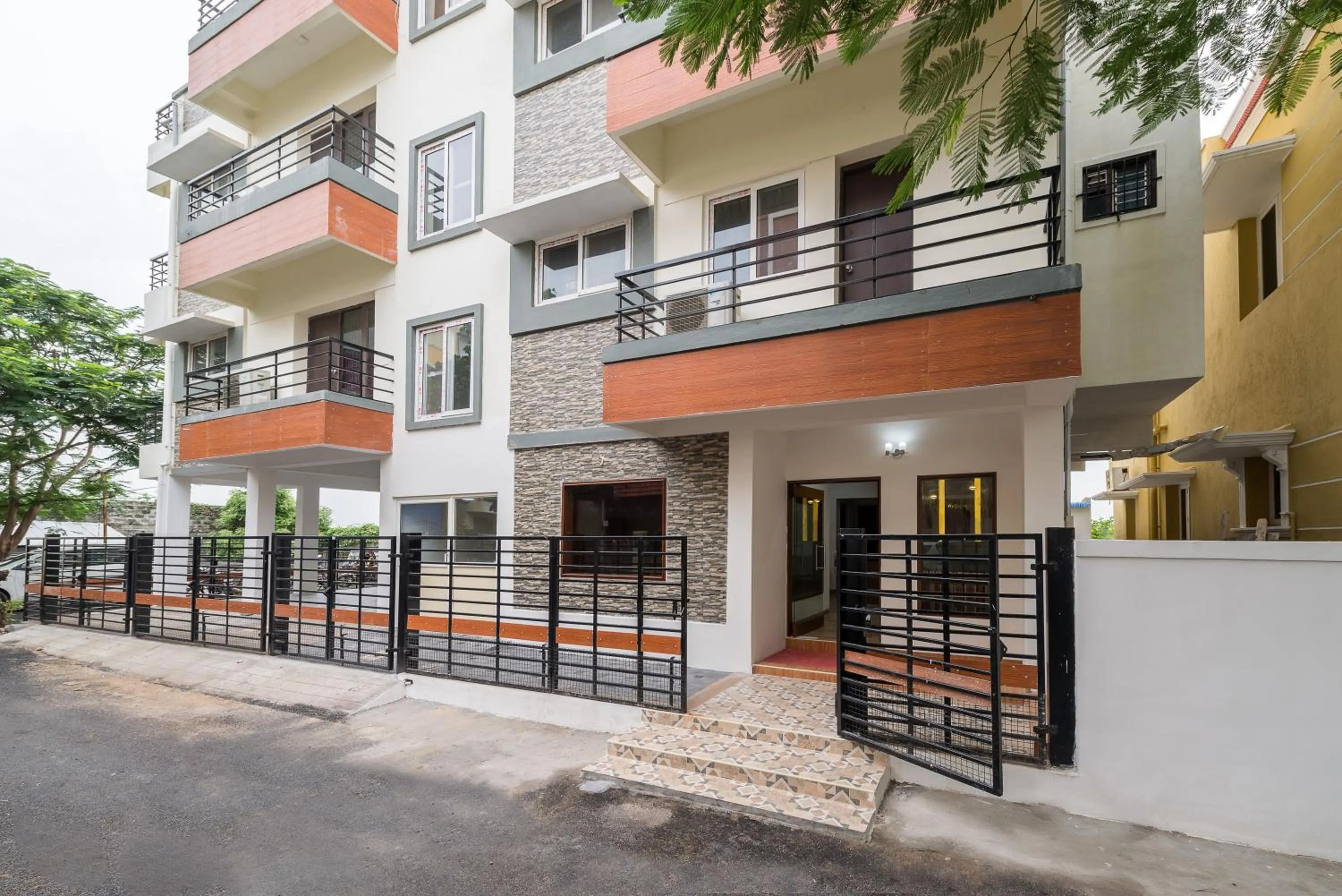 Facade/entrance in Treebo Adin Residence Chennai Trade Centre