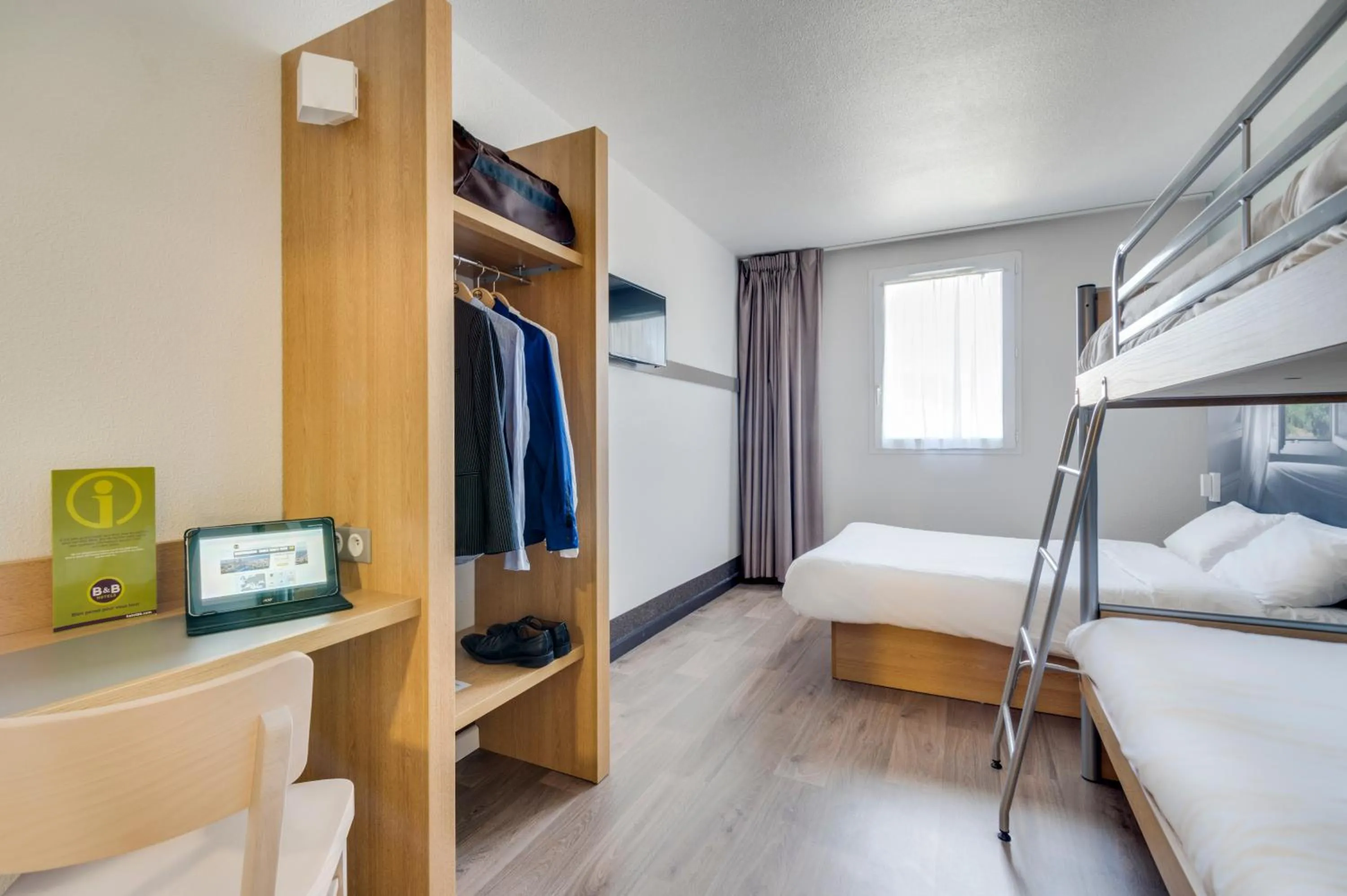 Bedroom, Bed in B&B HOTEL Brignoles