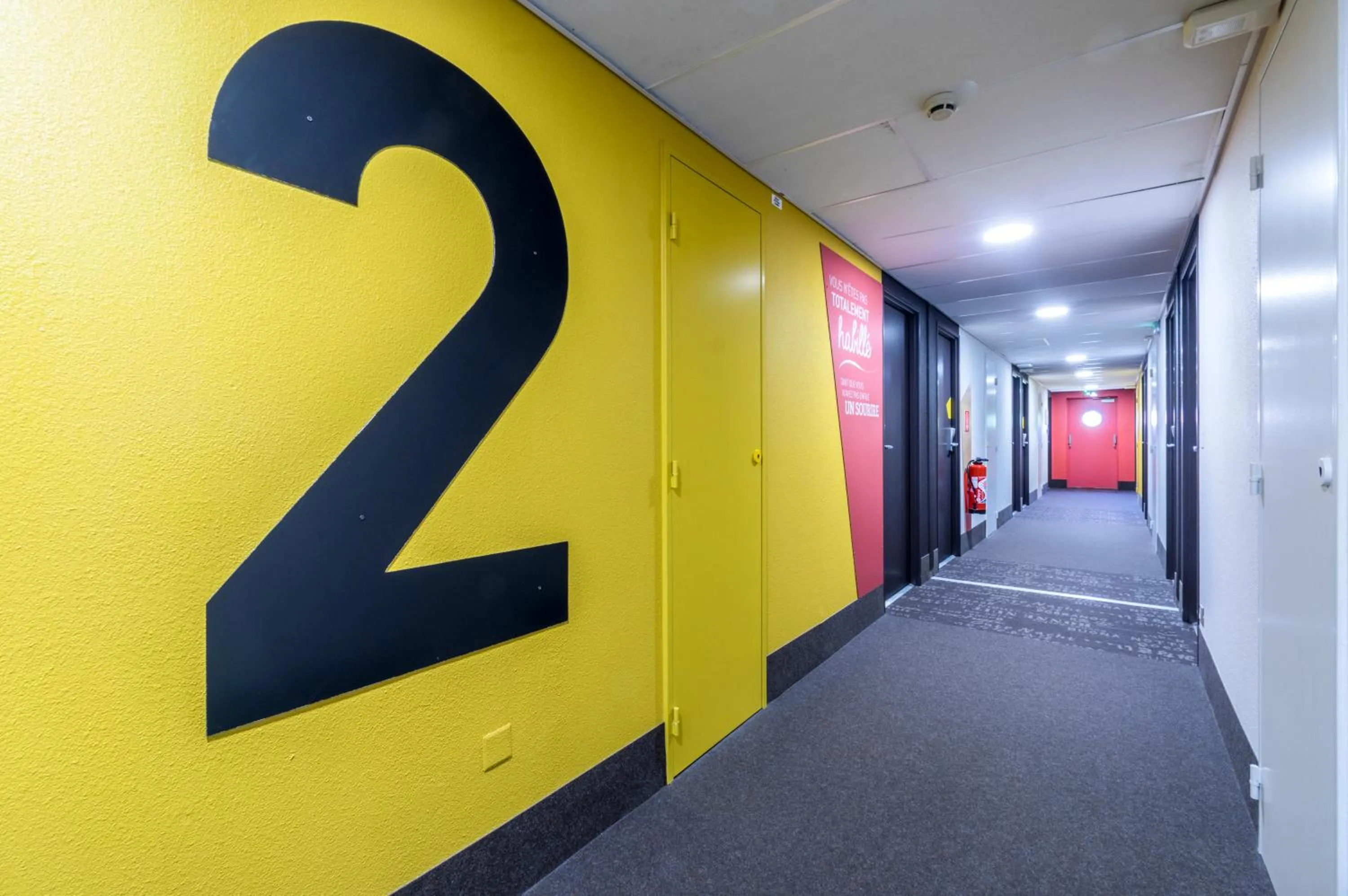 Decorative detail in B&B HOTEL Brignoles