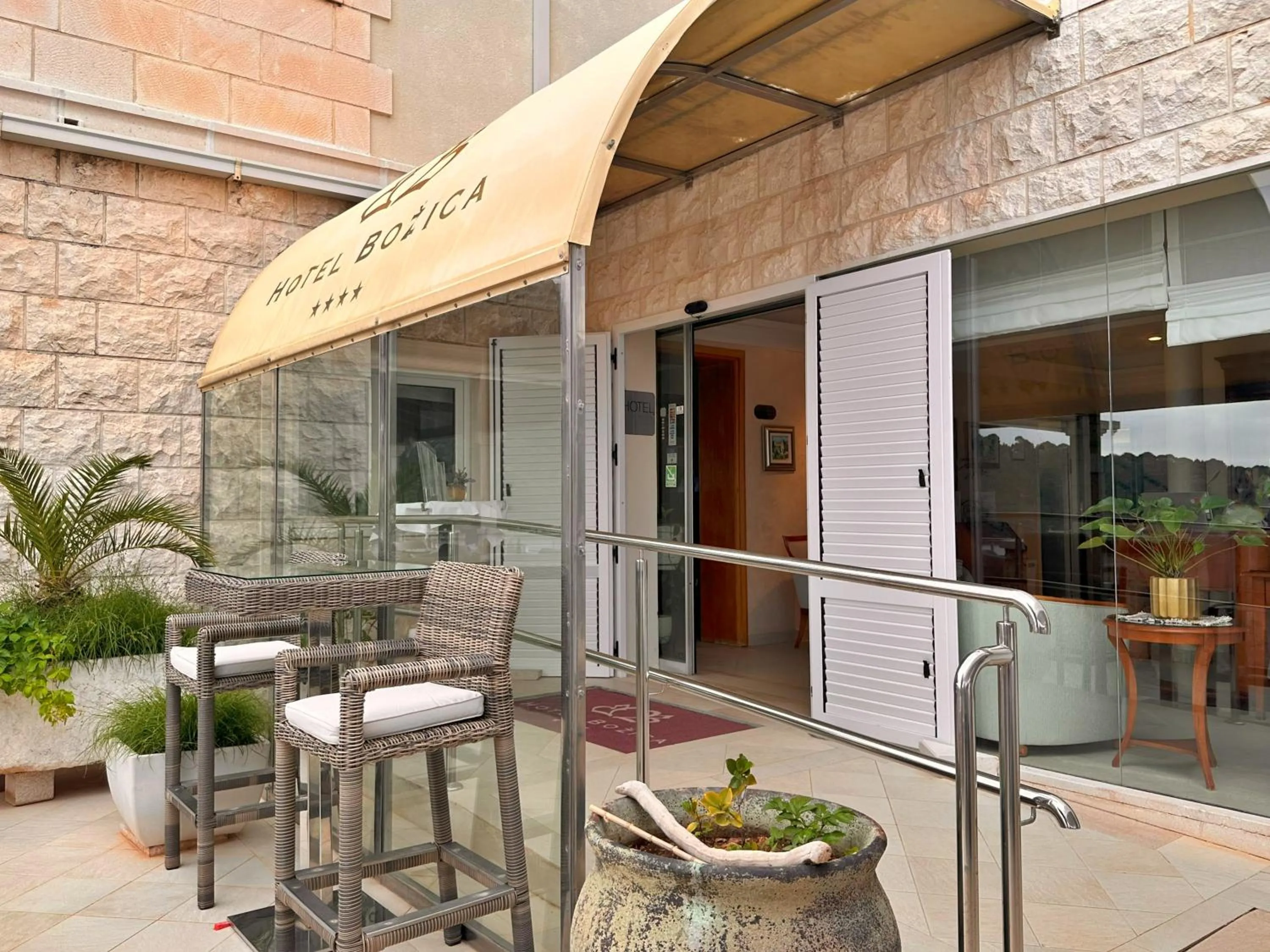Facade/entrance in Hotel Bozica Dubrovnik Islands