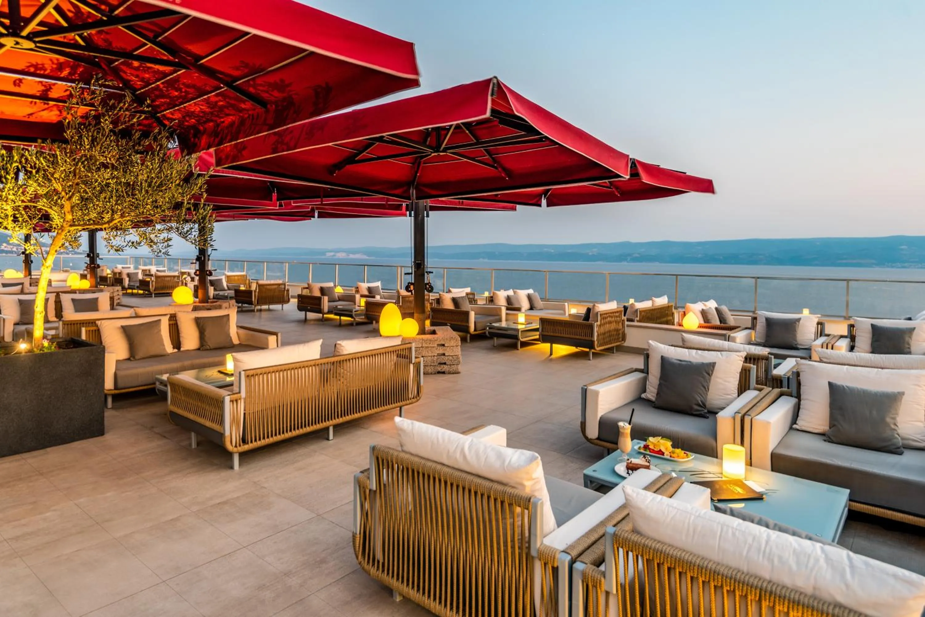 Lounge or bar in Hotel Plaža Duće