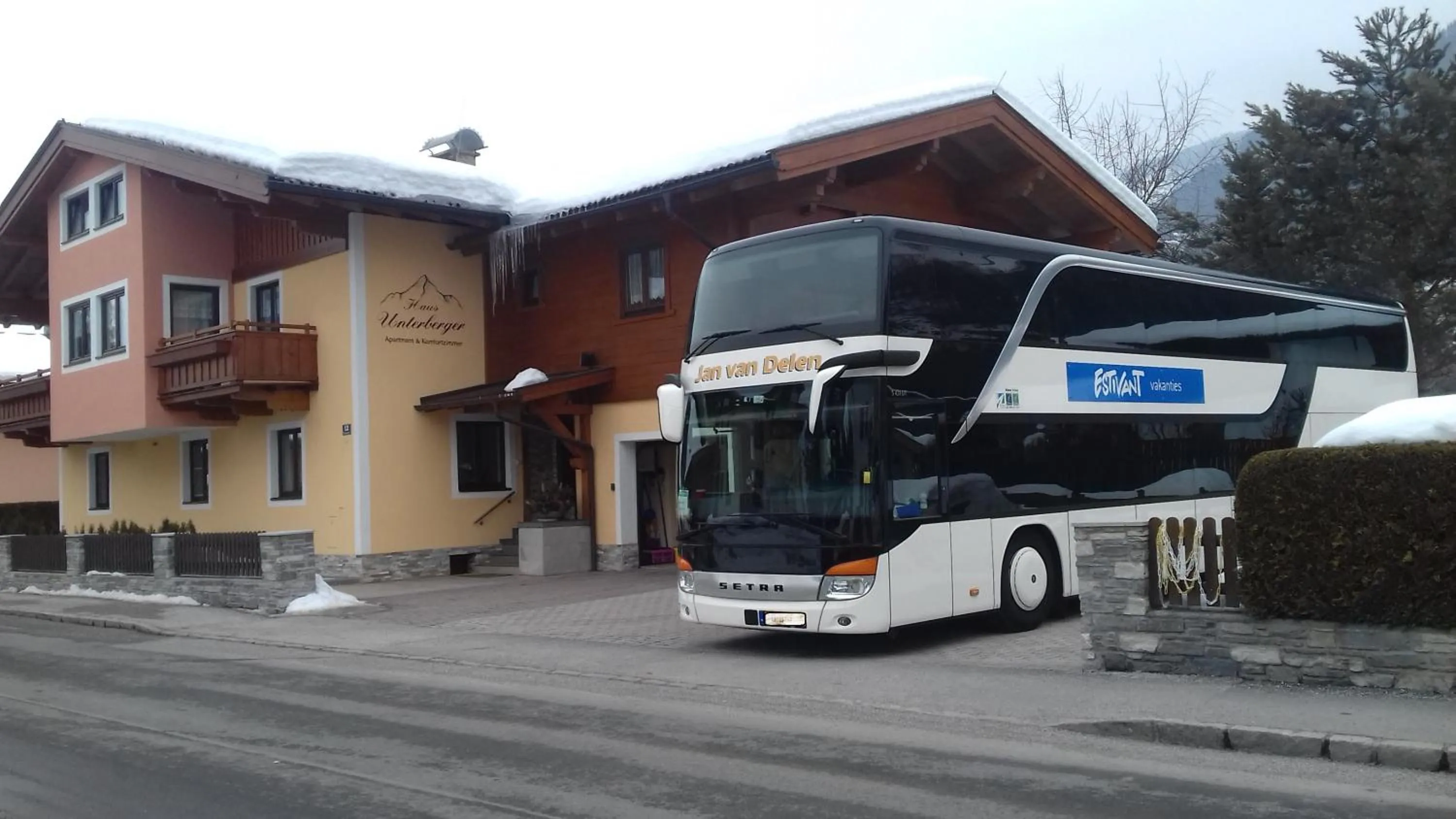 Facade/entrance in Vermietung & Verpachtung Zellermoosstraße 14