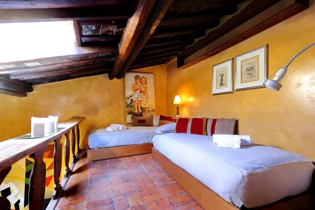 Bed in Spectacular Luxury Flat in Trastevere