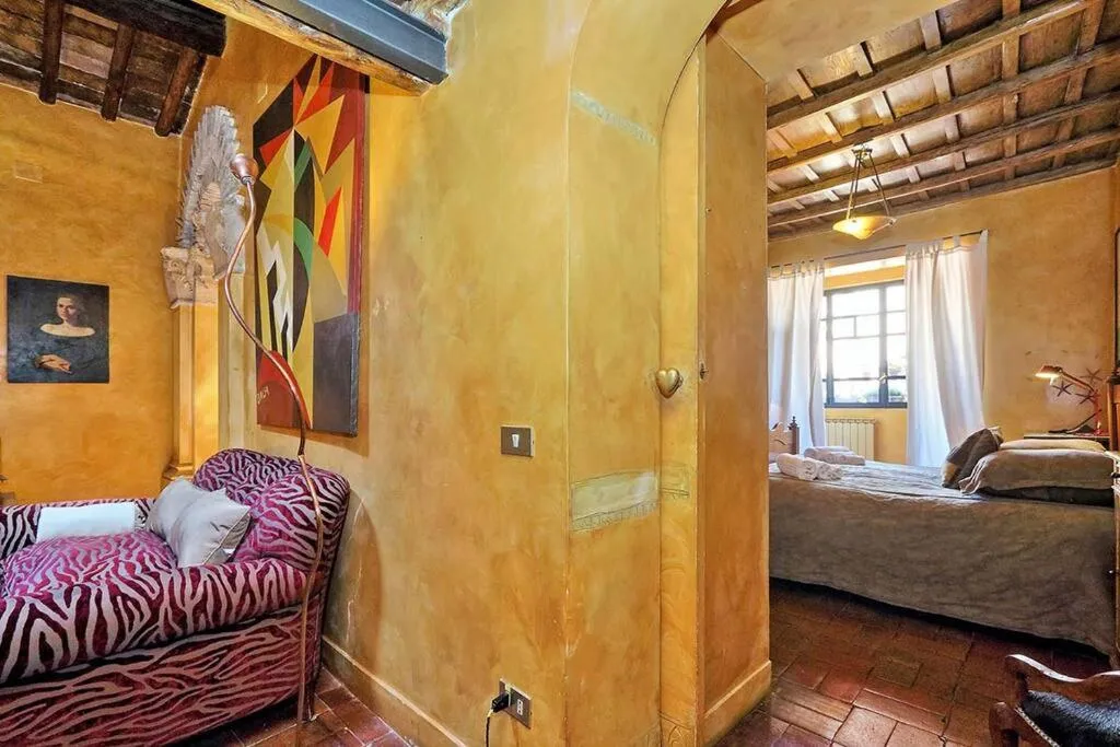 Bed in Spectacular Luxury Flat in Trastevere