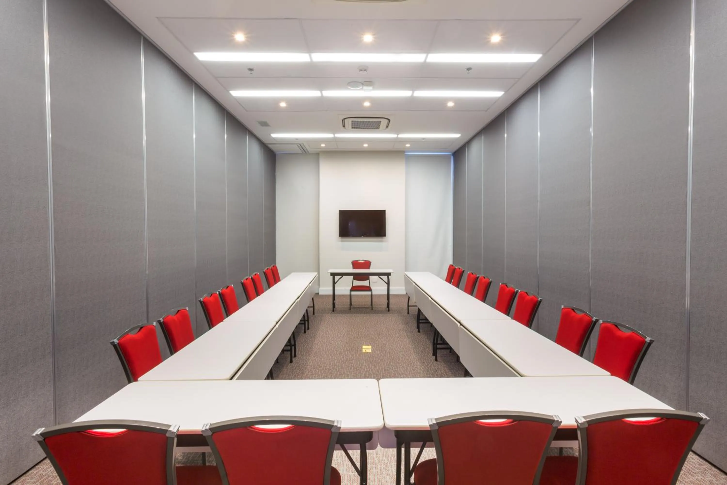 Meeting/conference room in Ramada by Wyndham Campinas Viracopos