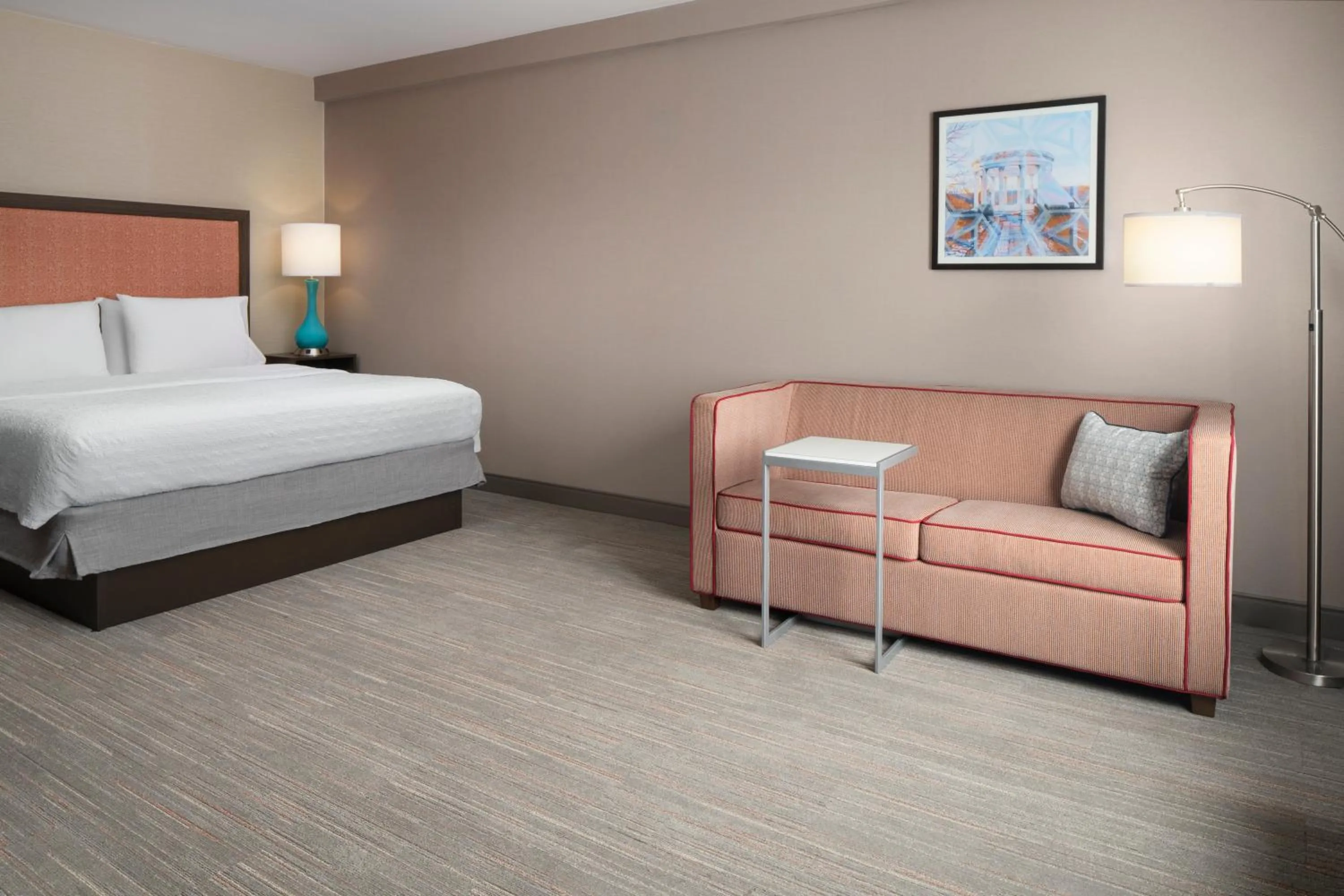 Bed in Hampton Inn & Suites Yonkers - Westchester