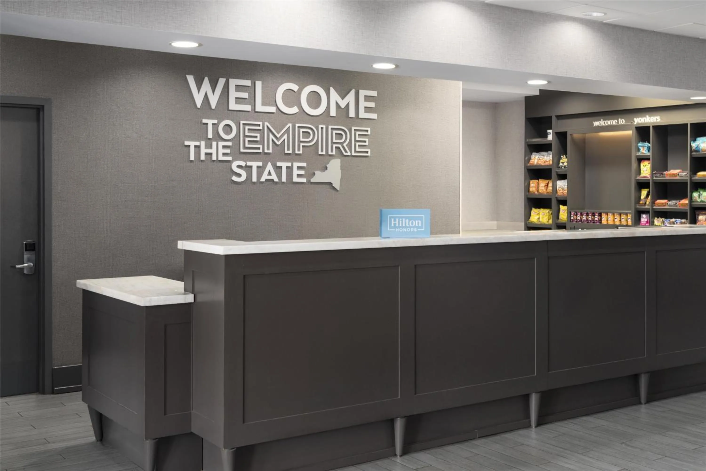 Lobby or reception in Hampton Inn & Suites Yonkers - Westchester