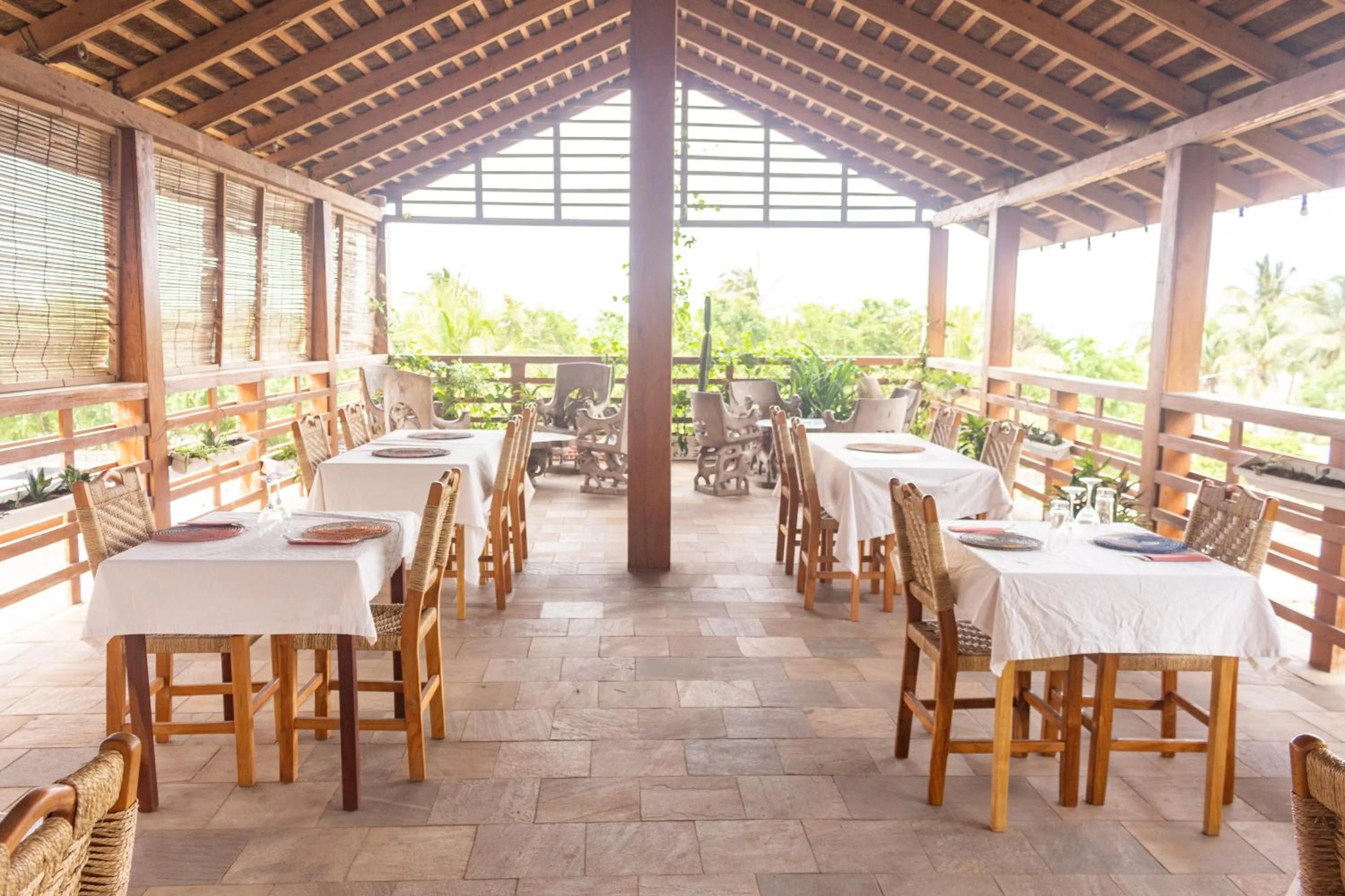 Restaurant/places to eat in Hotel Otsunami