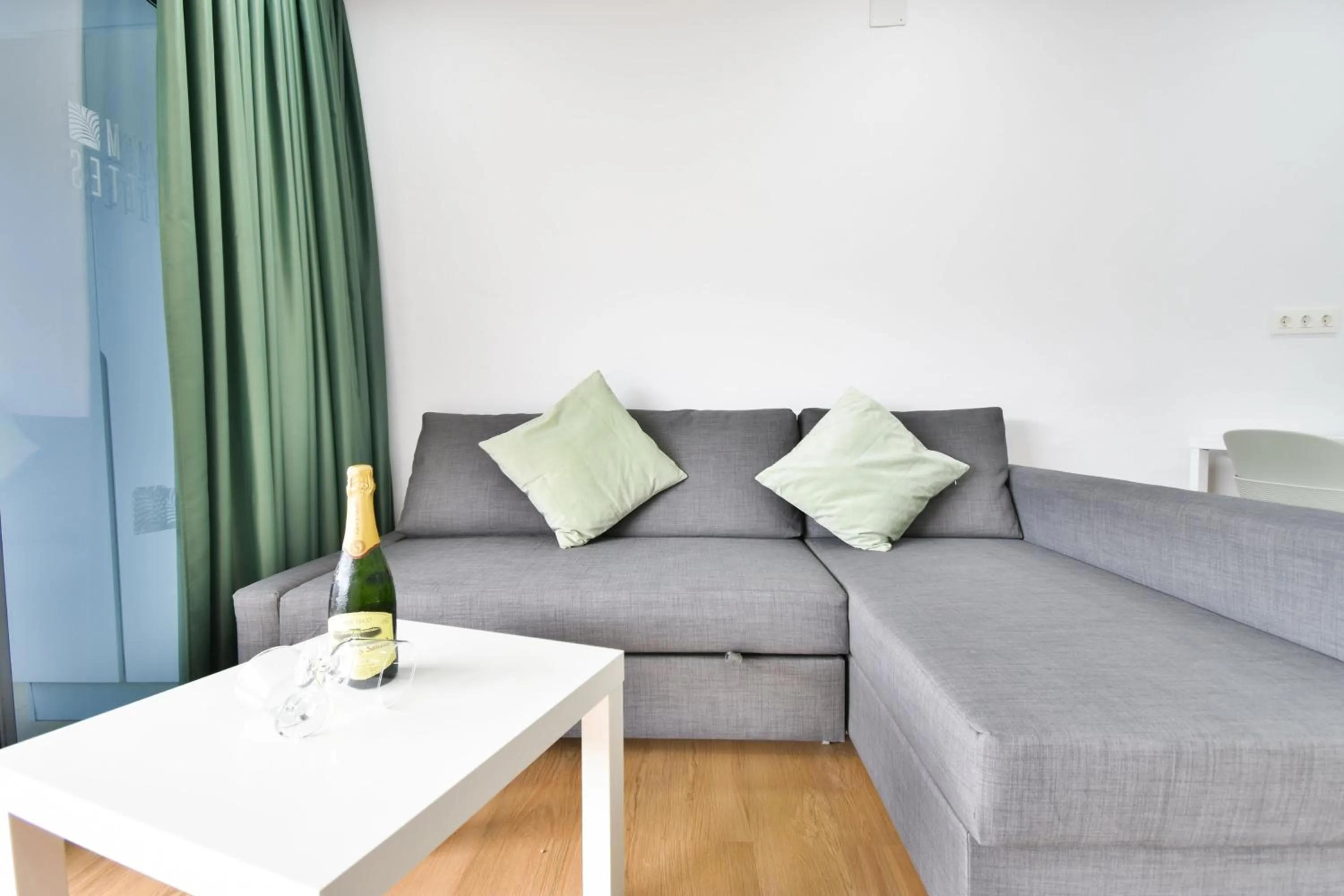 Living room in Palm Suites