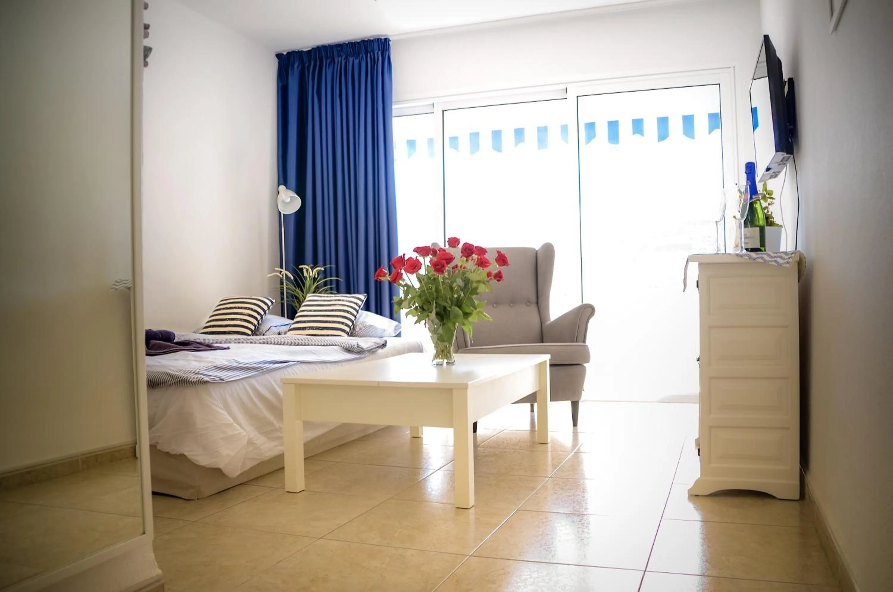 Bed in Calypso Oasis Apartments