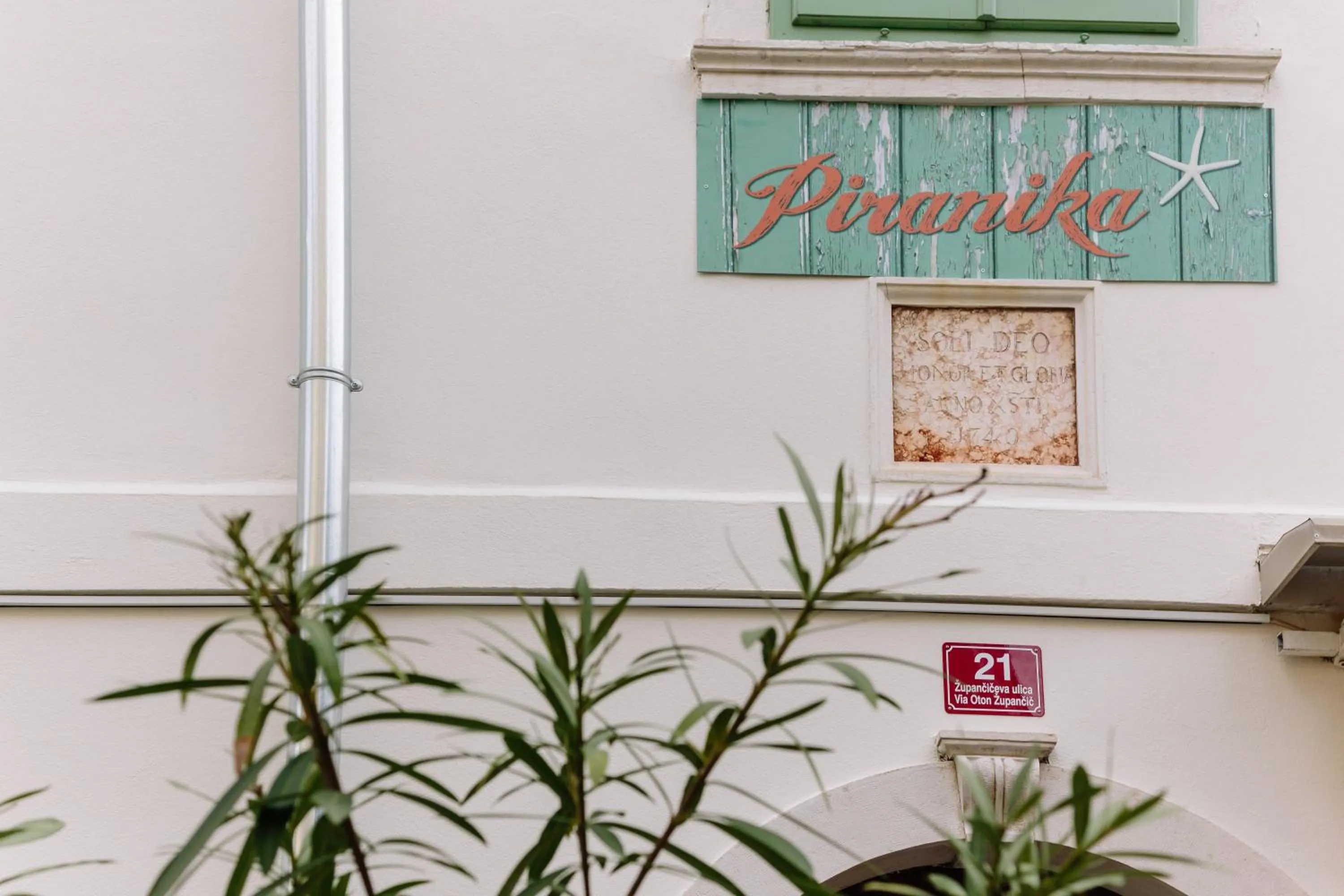 Property logo or sign in Piranika