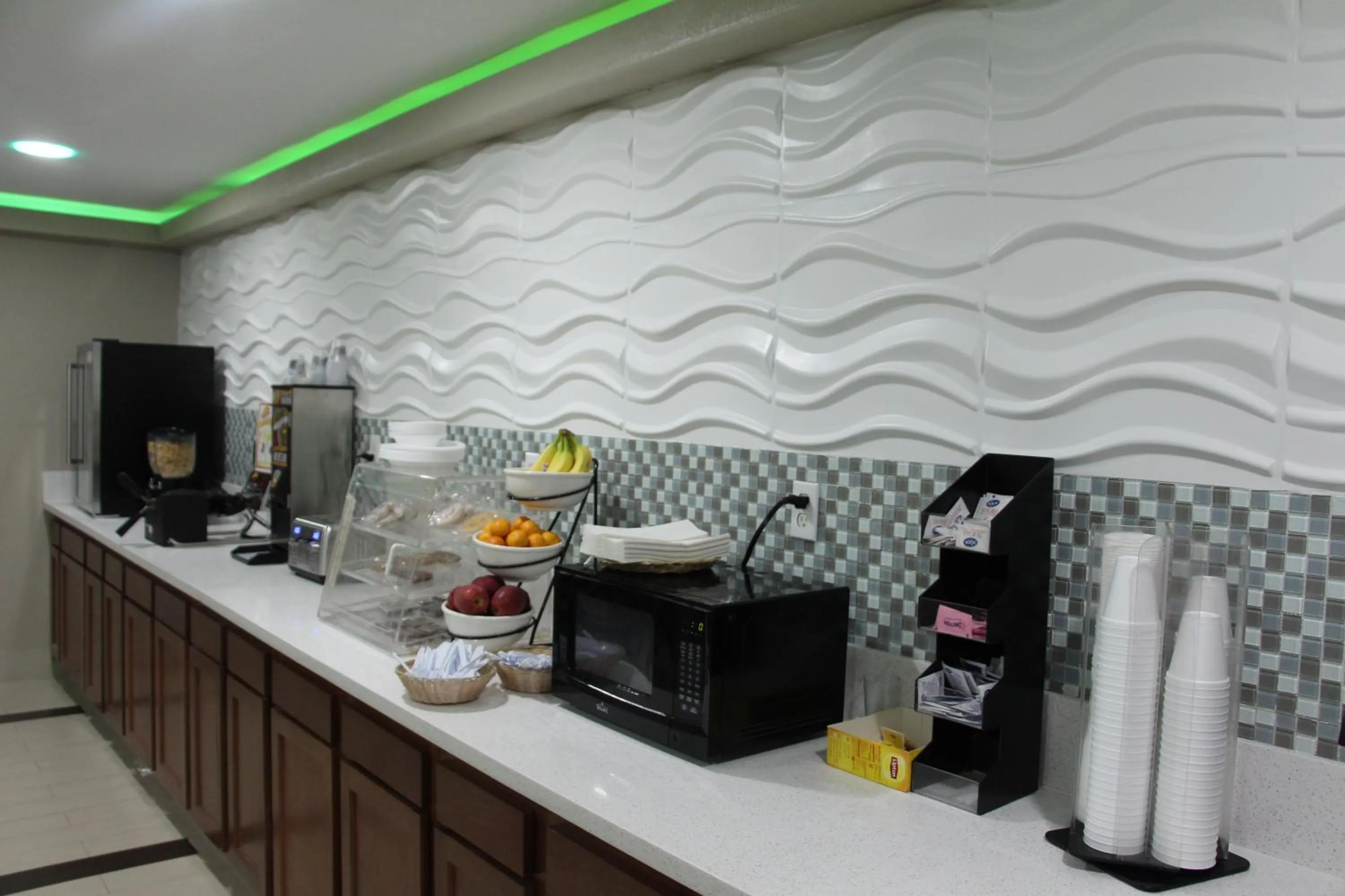 Westbridge Inn and Suites