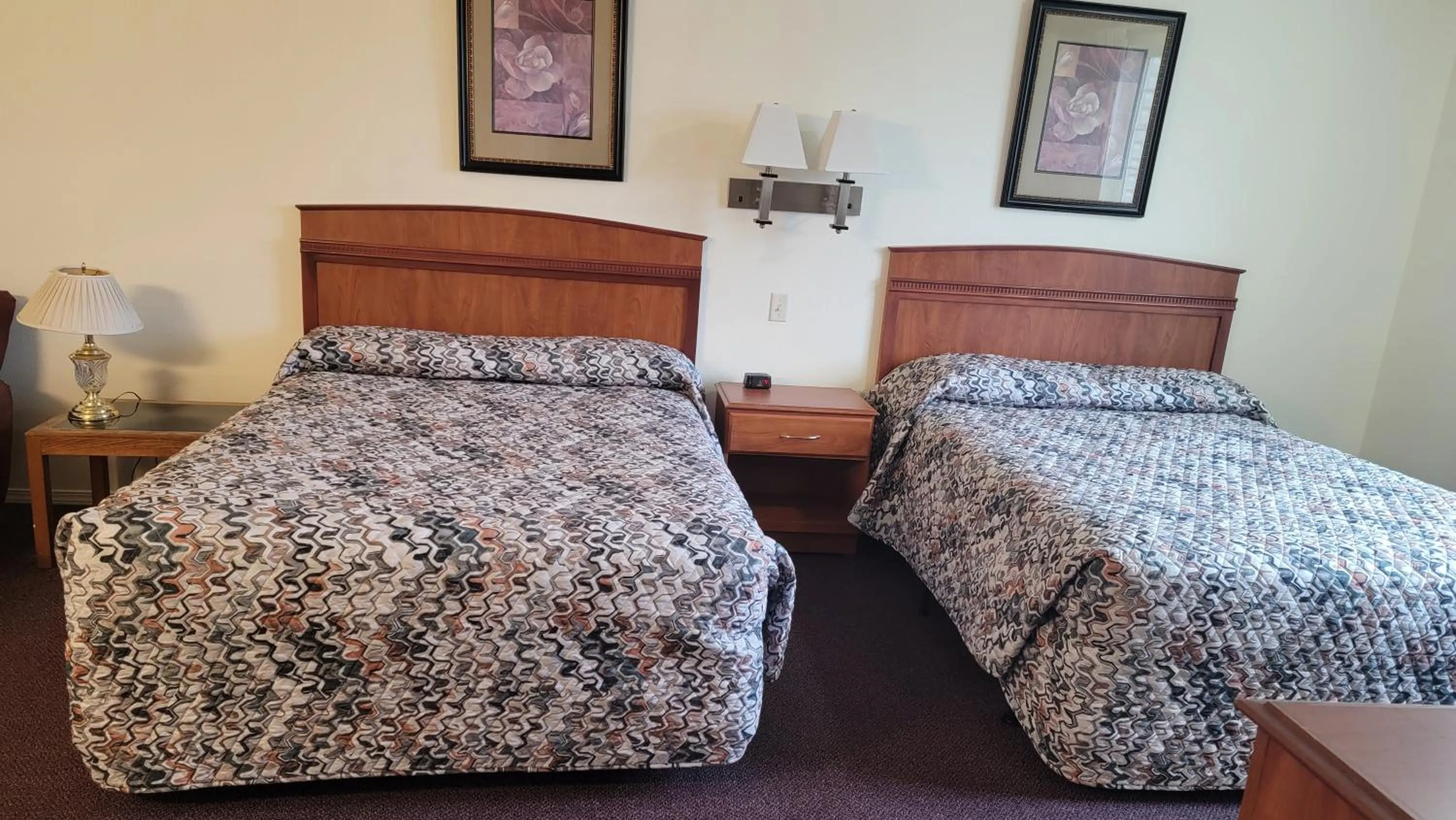 Bed in Oceanview Inn and Suites