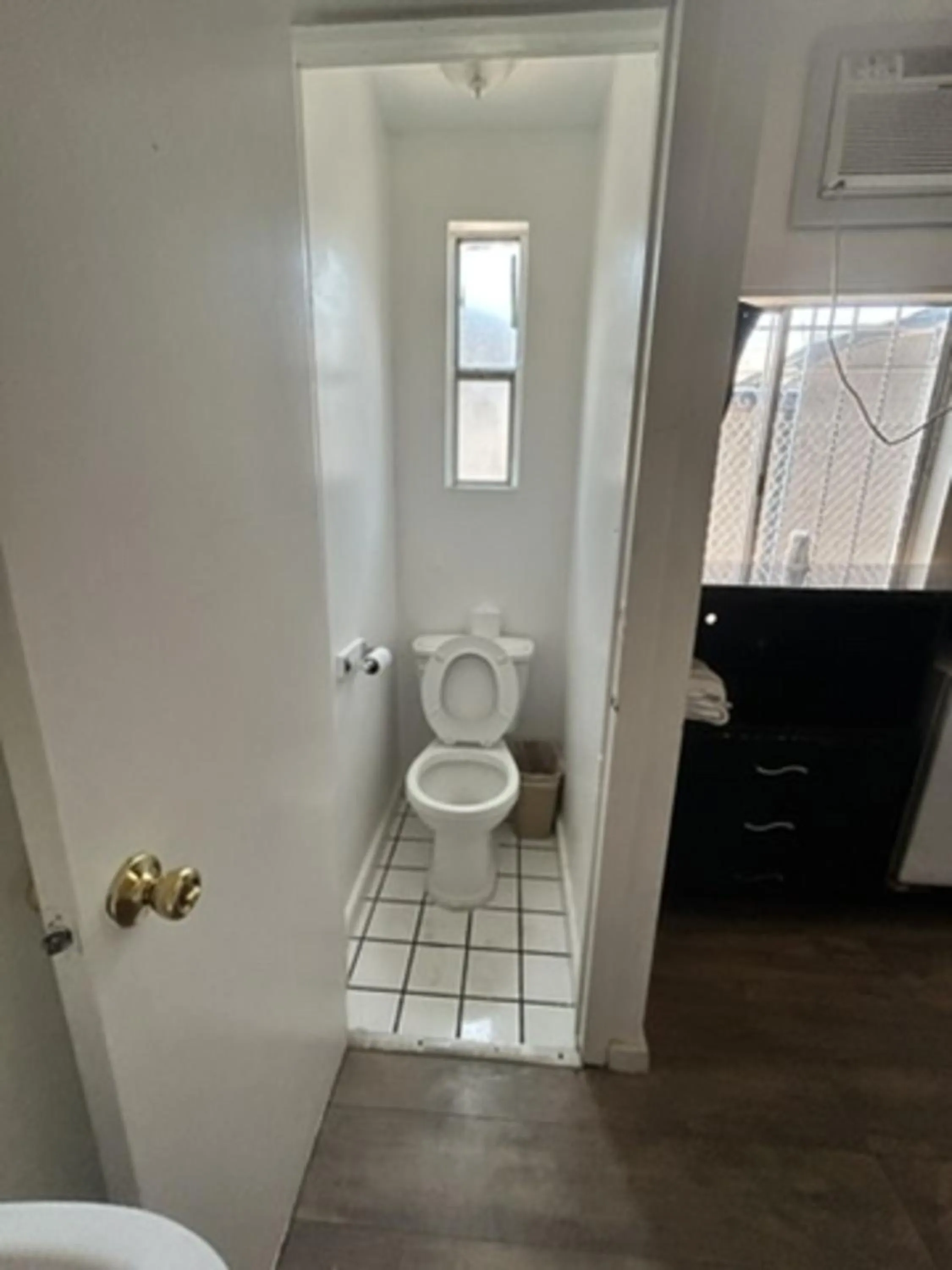 Bathroom in Encore Inn Inglewood