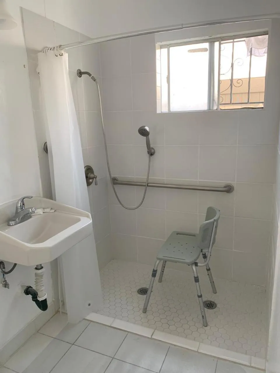 Shower in Encore Inn Inglewood