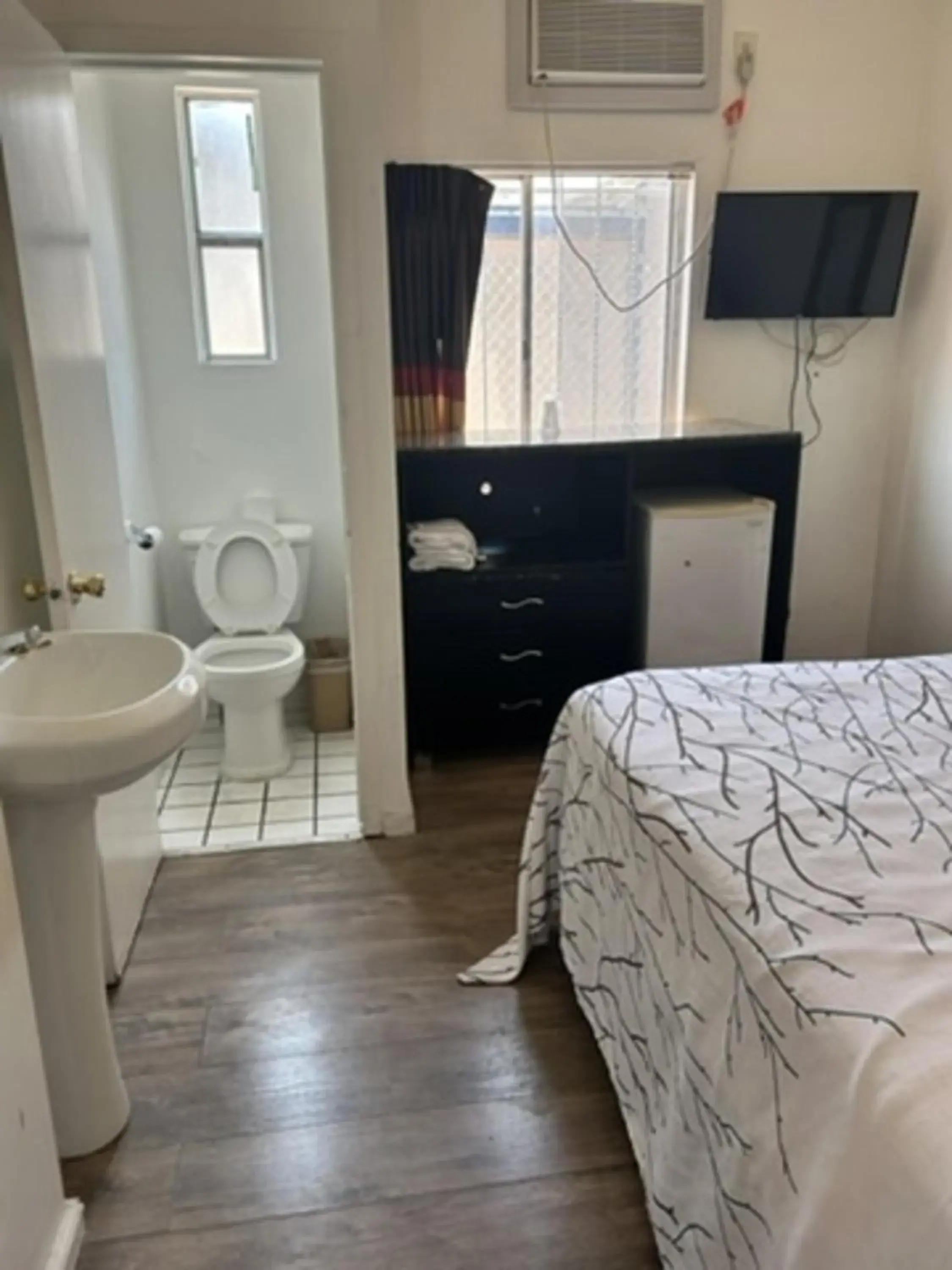 Economy Double or Twin Room in Encore Inn Inglewood Economy Double or Twin Room in Encore Inn Inglewood