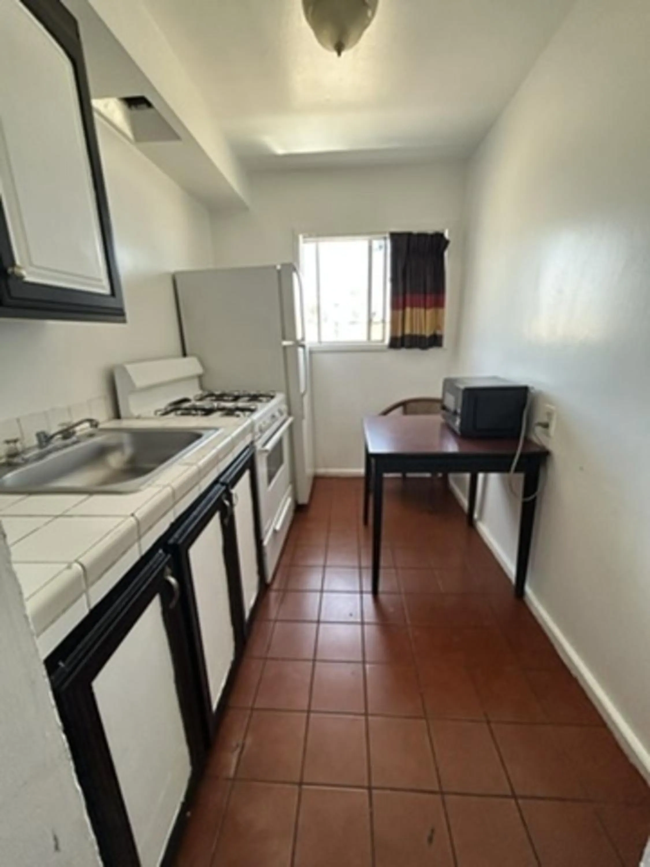 Kitchen or kitchenette in Encore Inn Inglewood
