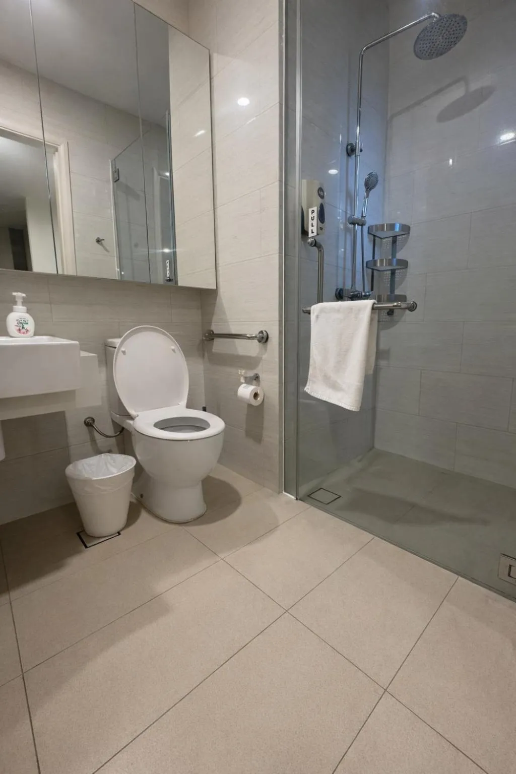 Toilet in Oxley Thanksgiving Residence