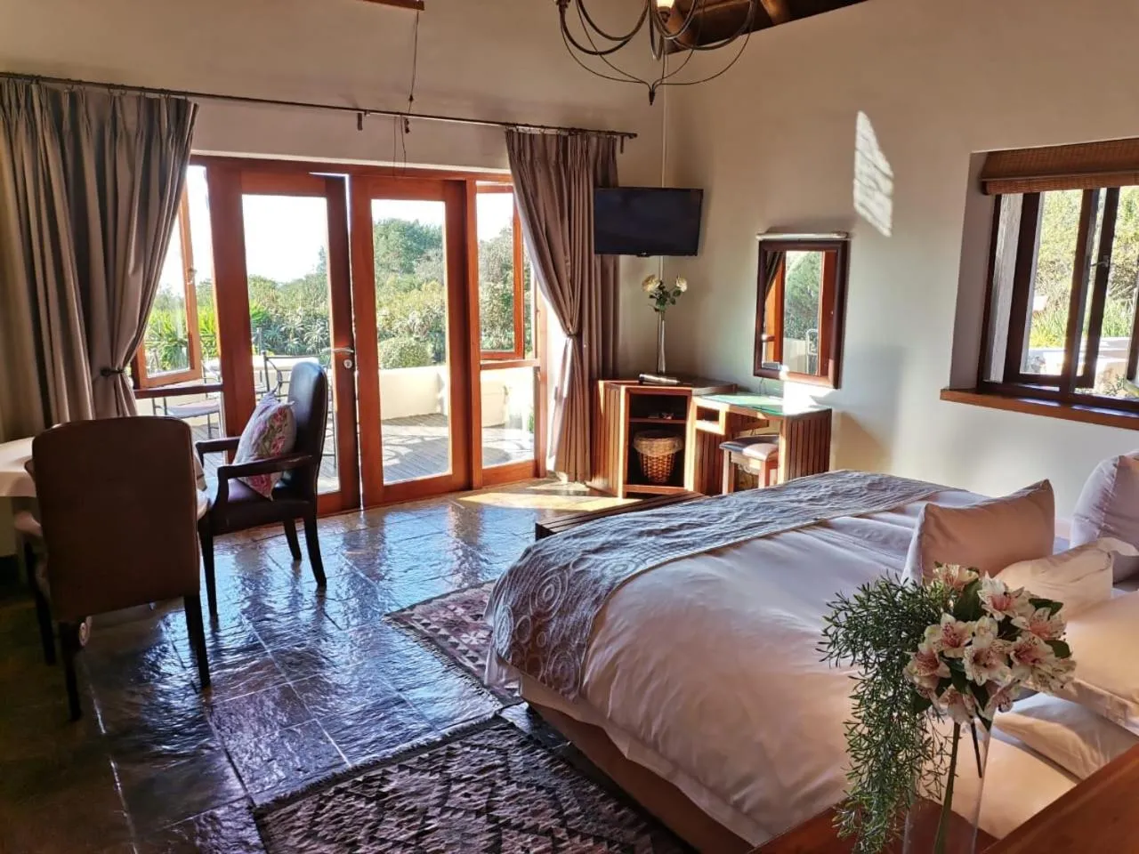 Bedroom, Bed in Paradise Cove