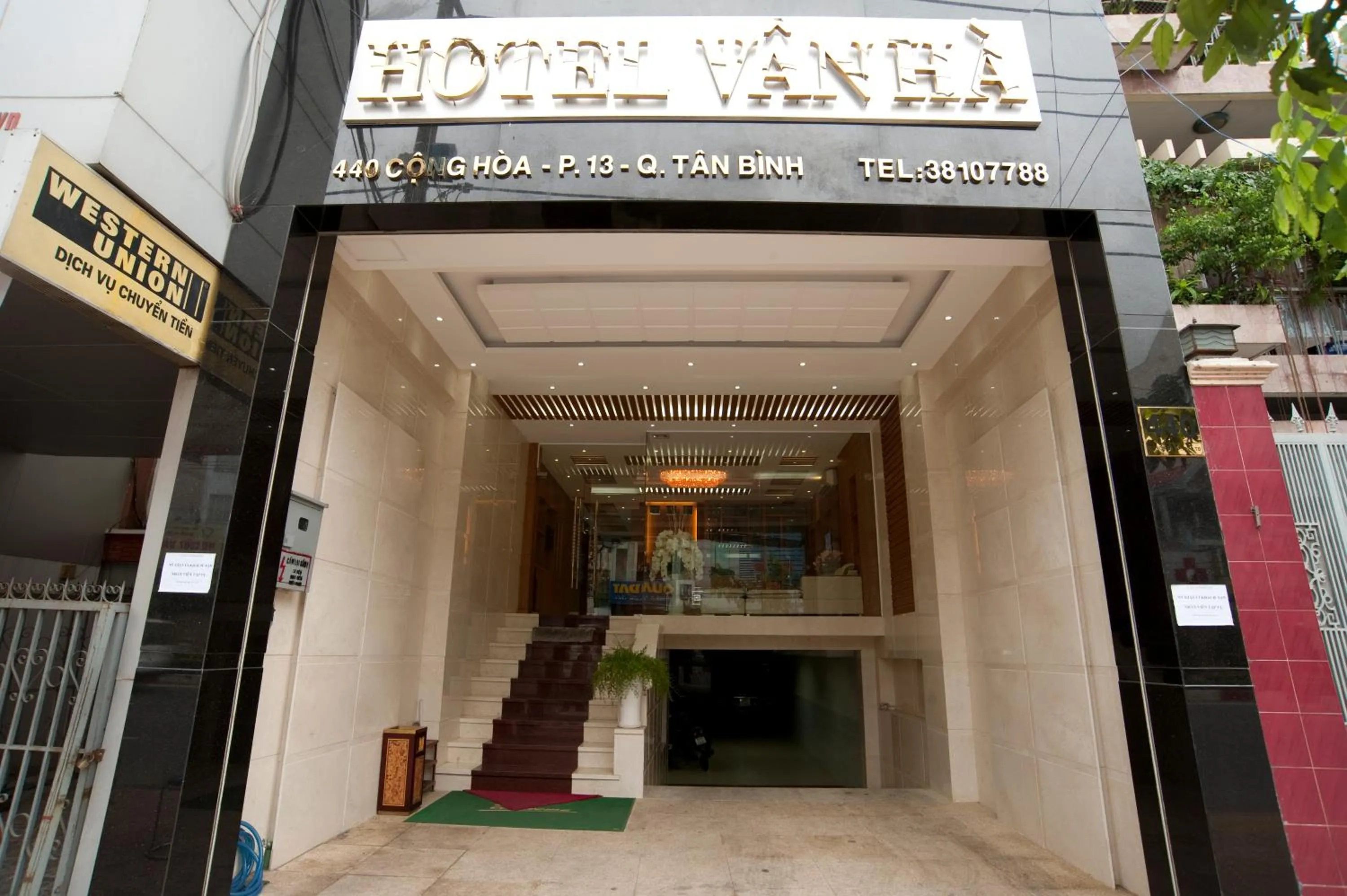 Facade/entrance in Van Ha Hotel Etown - Nhà Ga T3 Sân Bay TSN