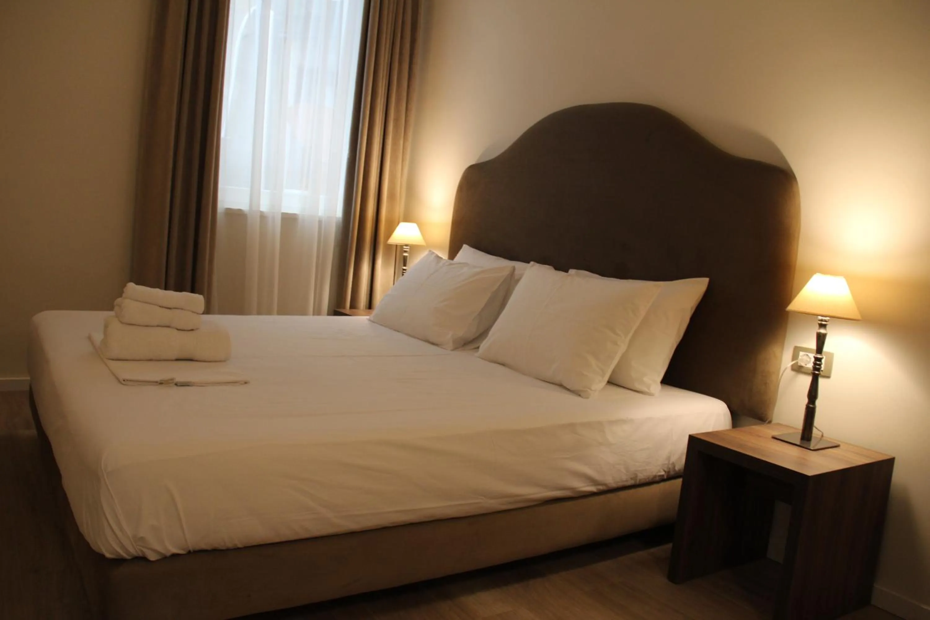 Bedroom, Bed in Hotel Hermes Tirana