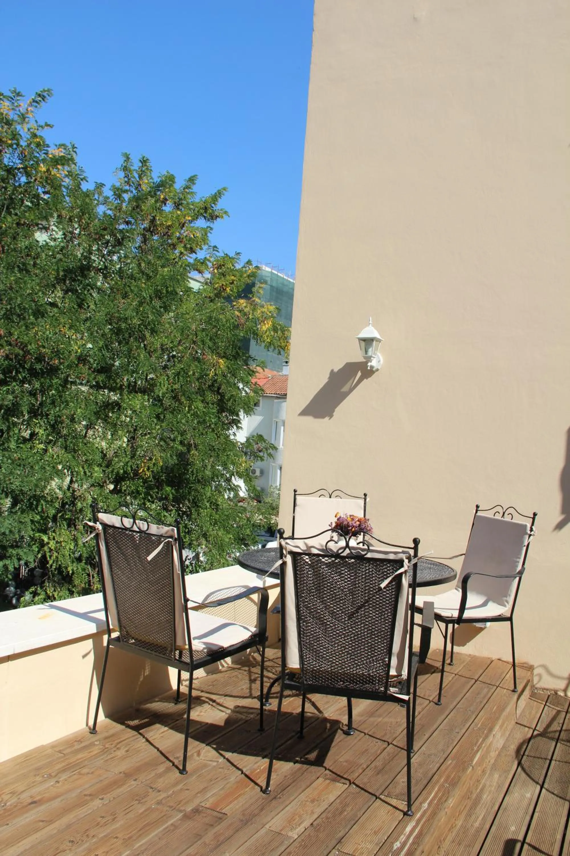 Restaurant/places to eat in Hotel Hermes Tirana