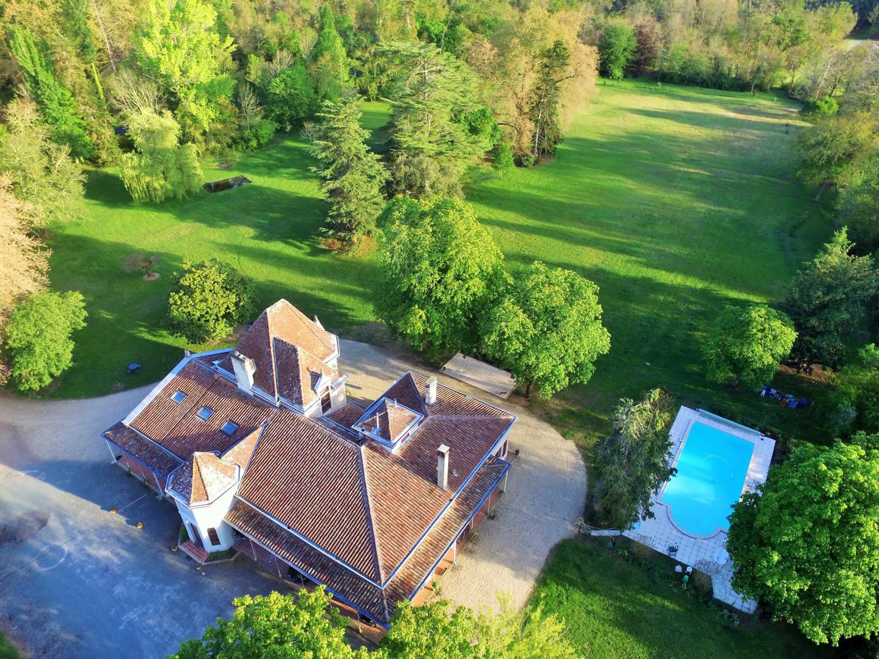 Bird's eye view in Les Luz - Chambres d'hôtes