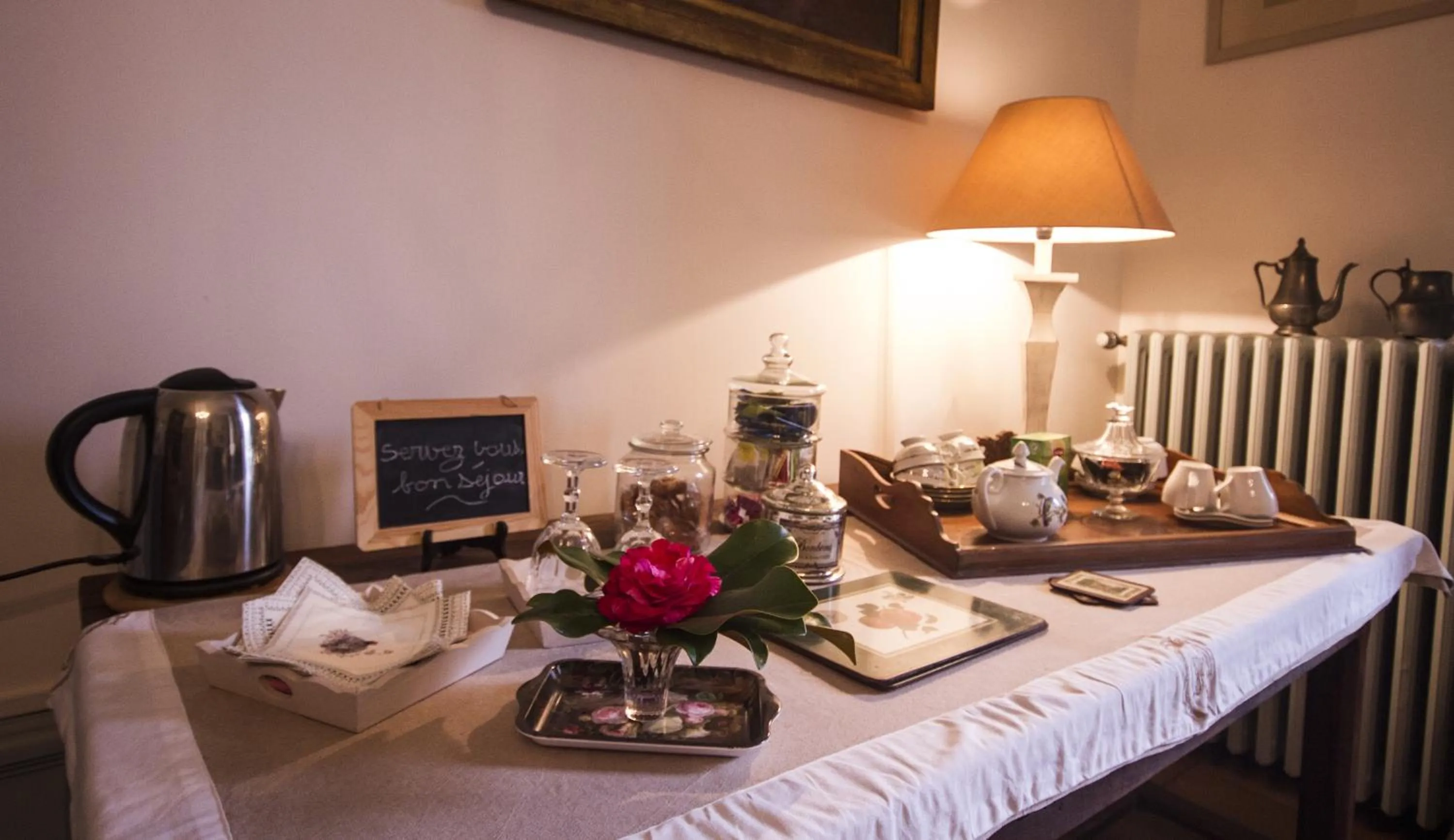 Coffee/tea facilities in Les Luz - Chambres d'hôtes