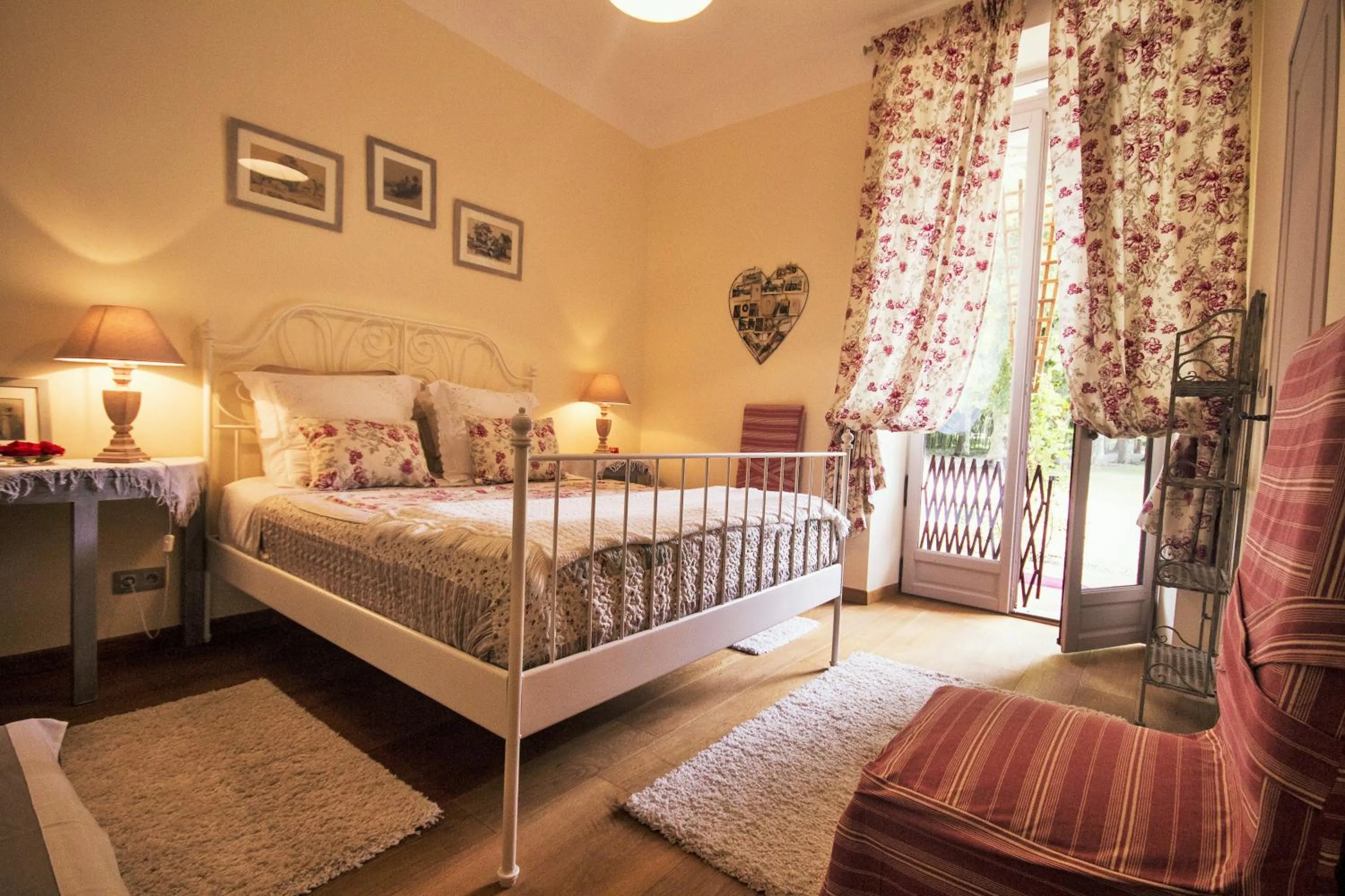 Bedroom, Bed in Les Luz - Chambres d'hôtes