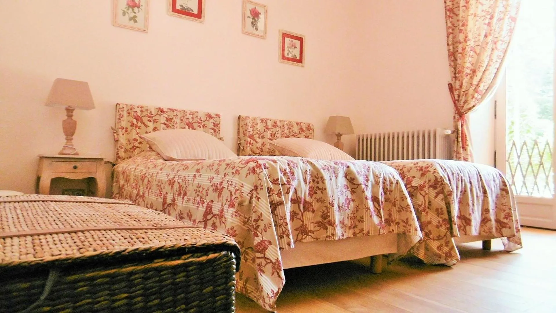 Bedroom, Bed in Les Luz - Chambres d'hôtes