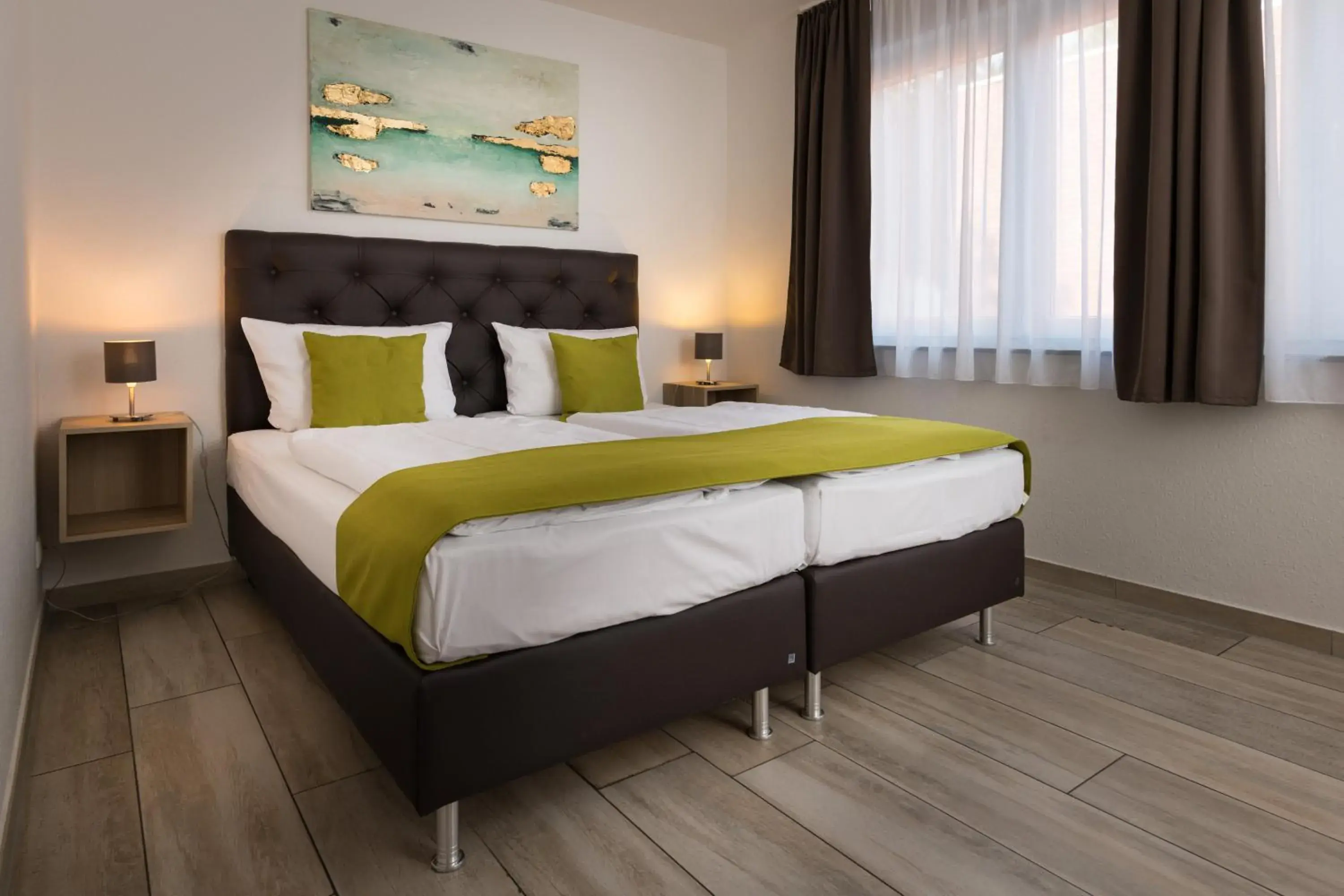 Deluxe Family Suite in GLEUEL INN - digital hotel & serviced apartments & boardinghouse mit voll ausgestatteten Küchen Deluxe Family Suite in GLEUEL INN - digital hotel & serviced apartments & boardinghouse mit voll ausgestatteten Küchen