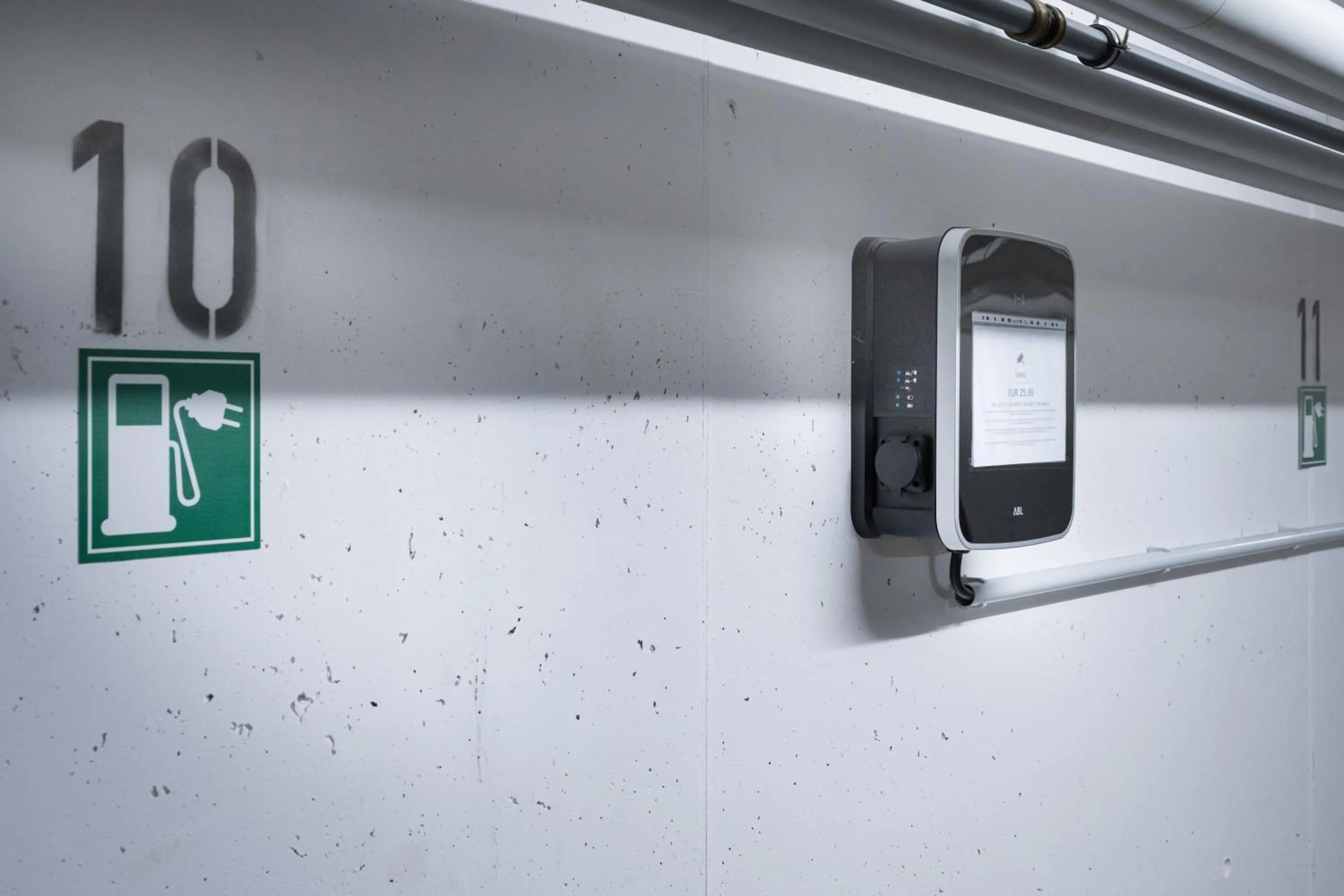 Parking in GLEUEL INN - digital hotel & serviced apartments & boardinghouse mit voll ausgestatteten Küchen