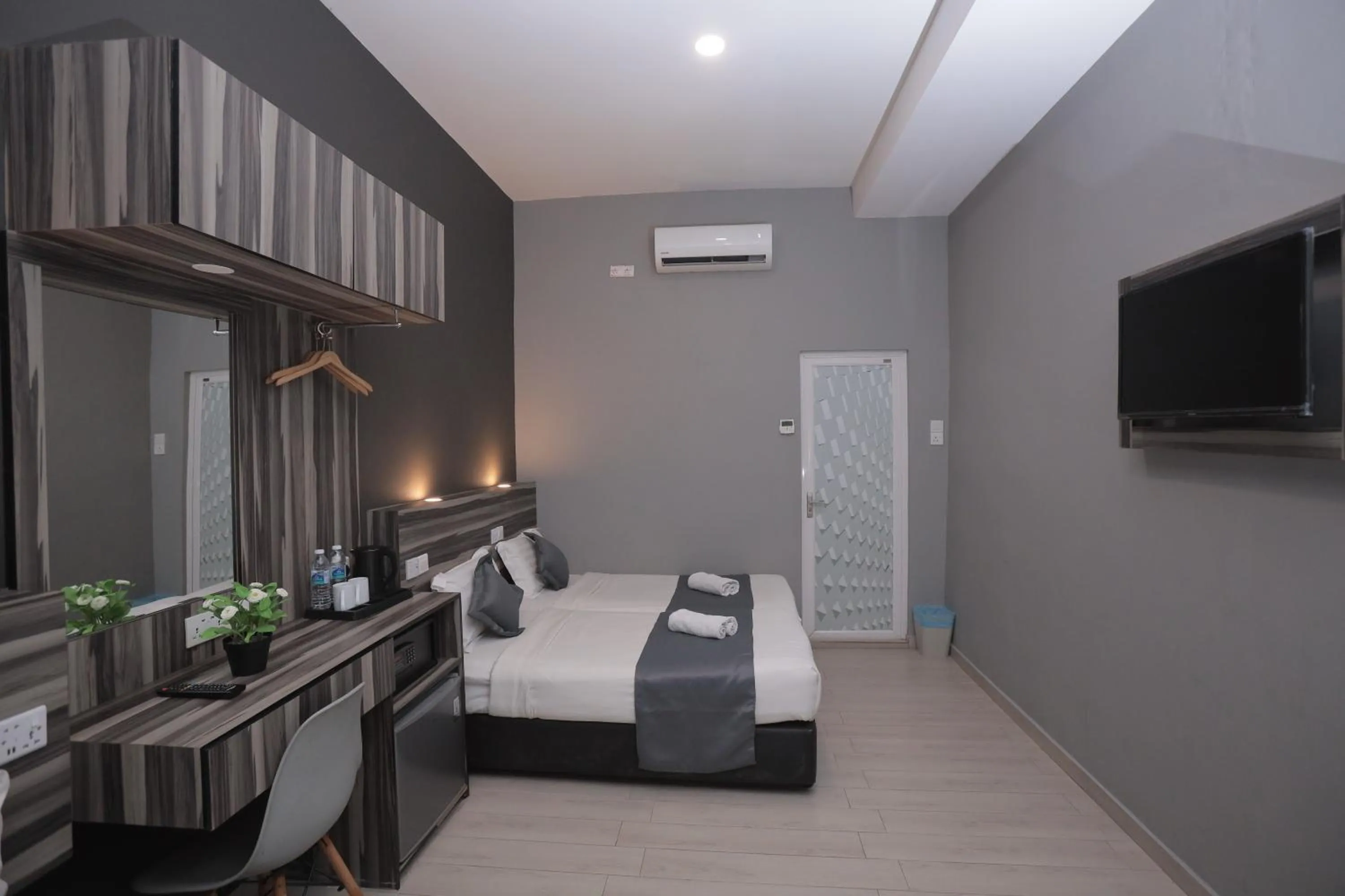 Bedroom, Bed in DJ Citi Inn Premier