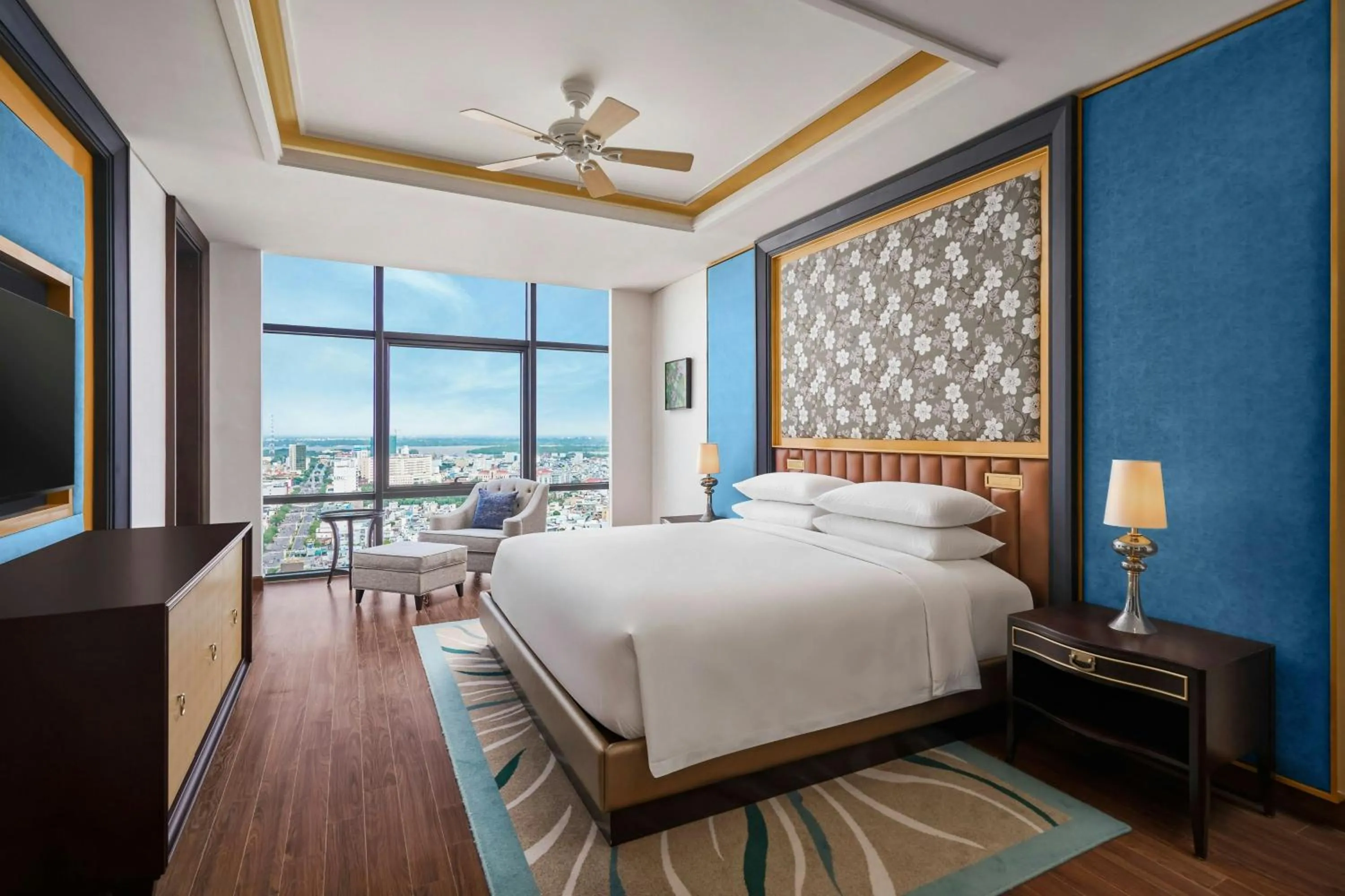 Bedroom, Bed in Sheraton Can Tho