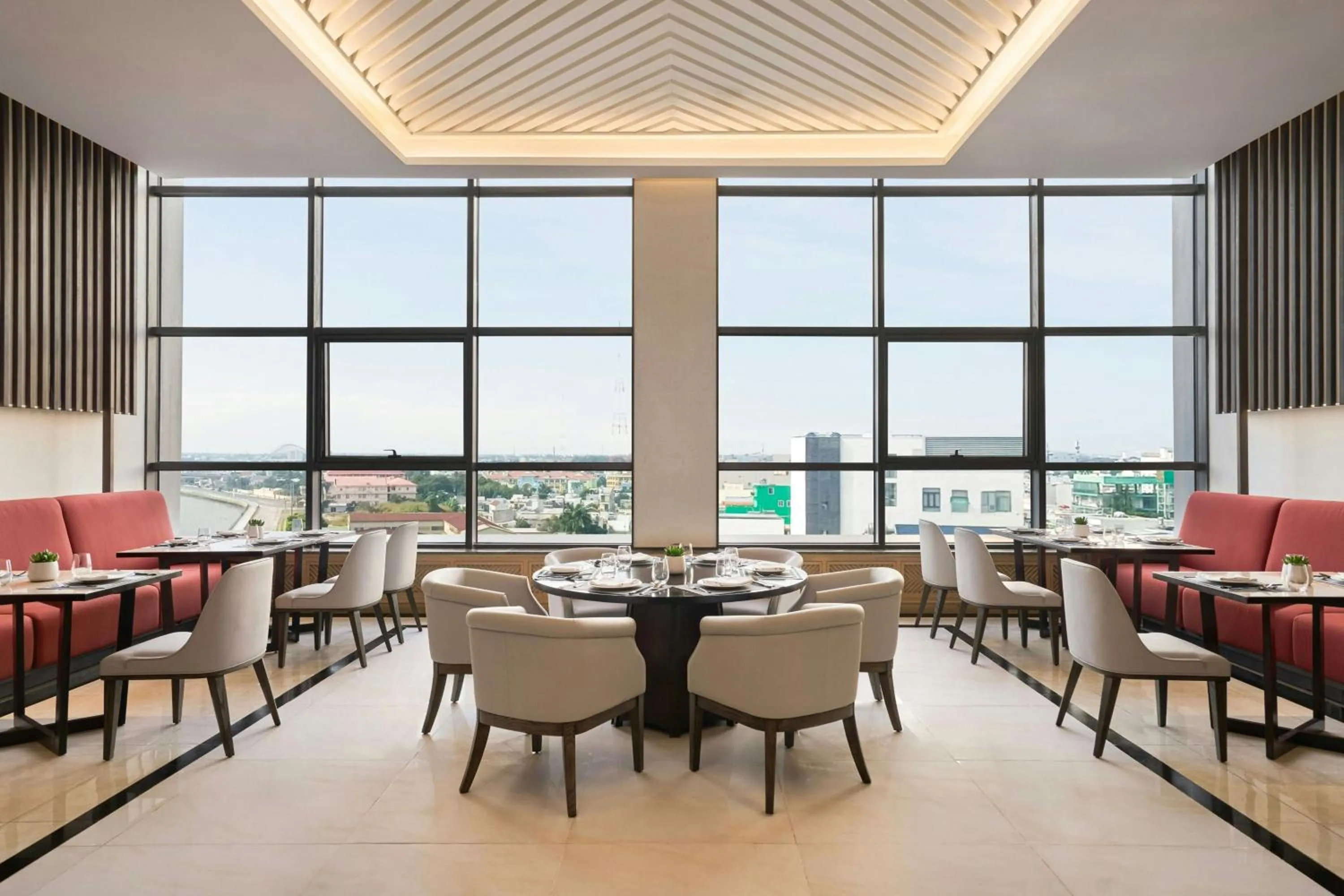 Restaurant/places to eat in Sheraton Can Tho