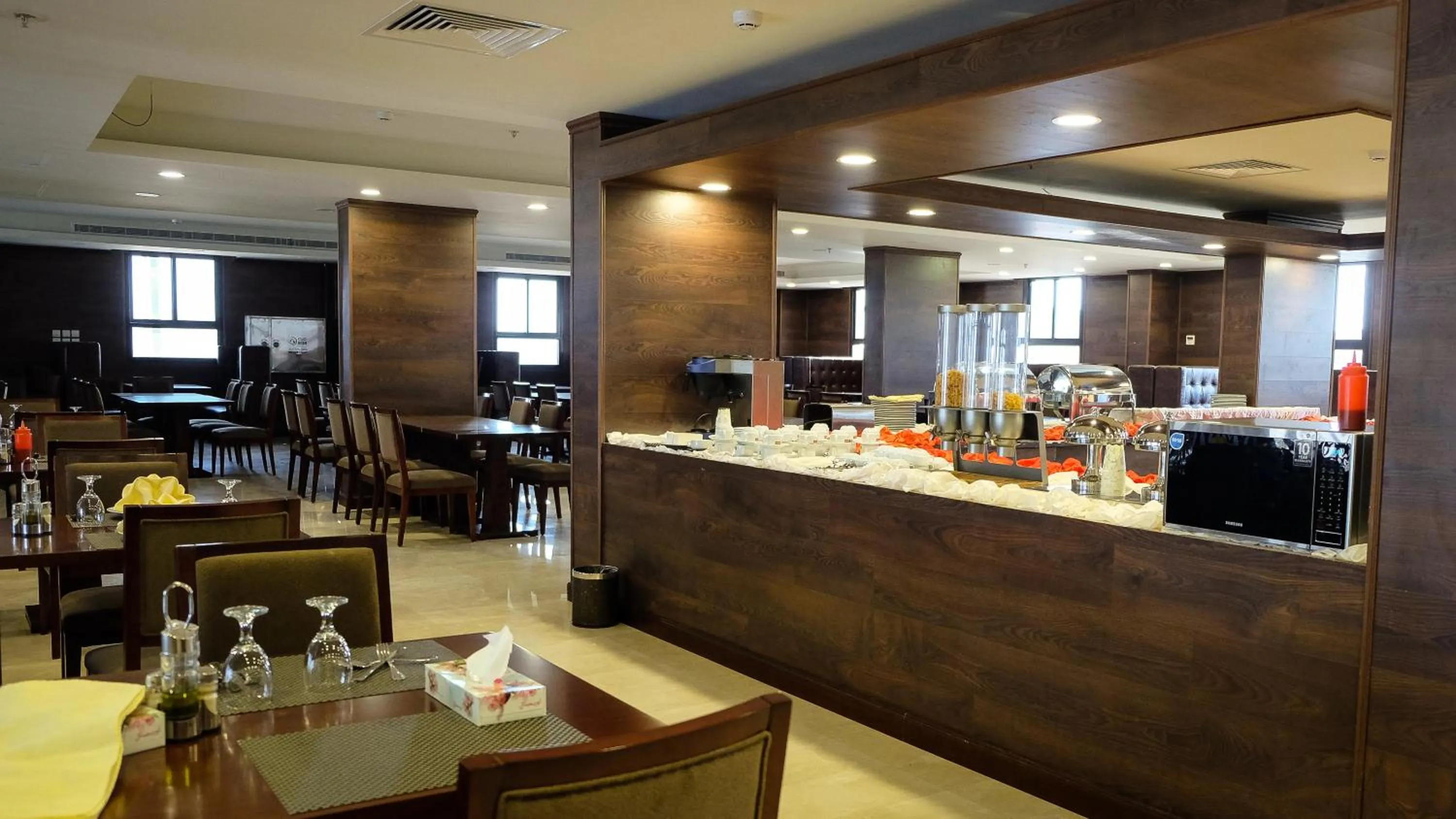 Restaurant/places to eat in Rabigh Park Hotel