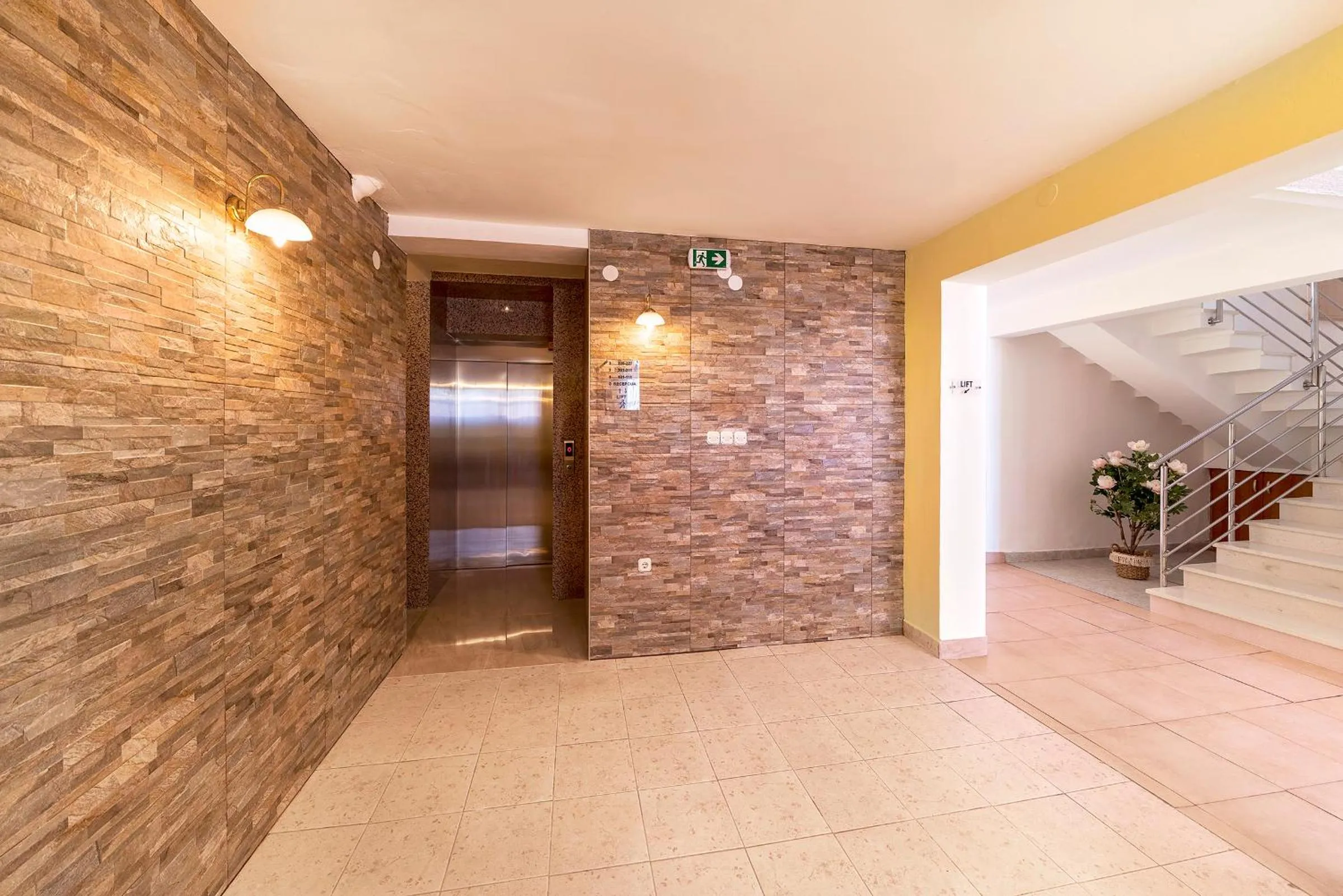 Property building in Hotel Omorika