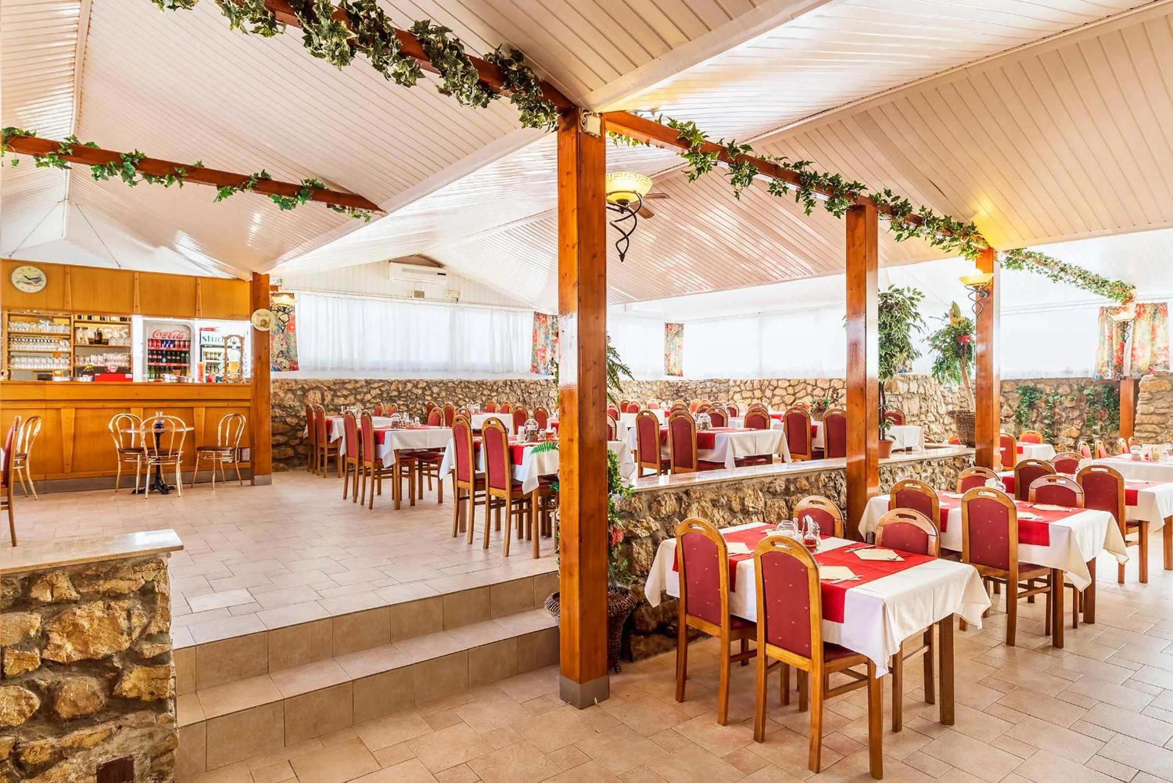 Restaurant/places to eat in Hotel Omorika