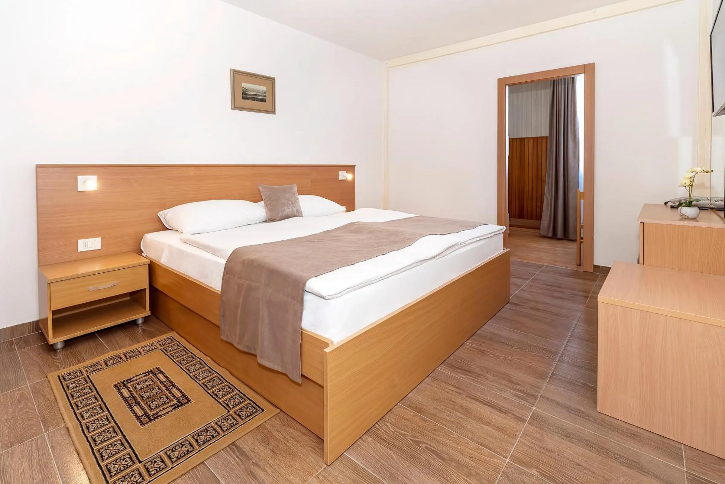 Bedroom, Bed in Hotel Omorika