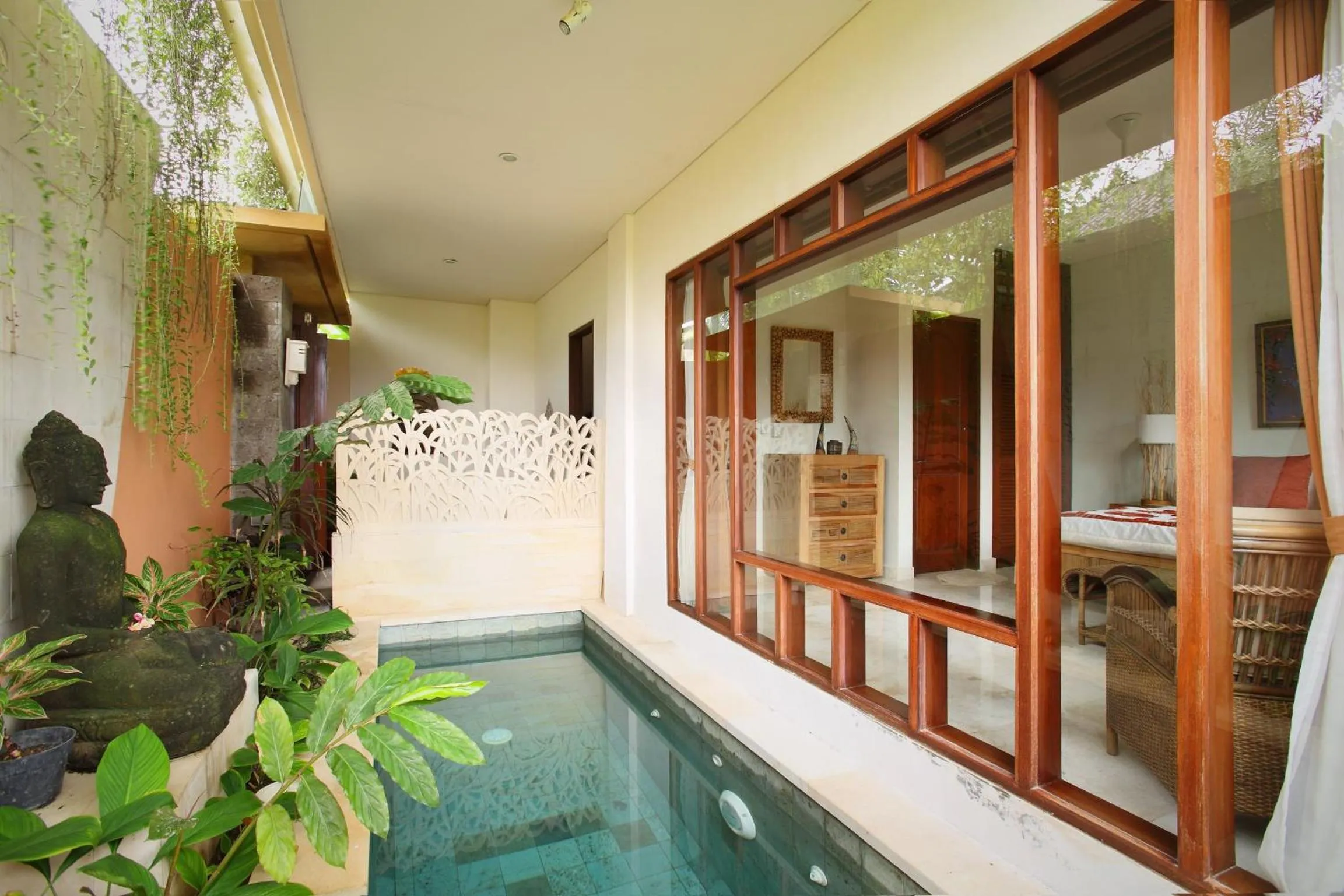 Swimming pool in Satori Villas Bali