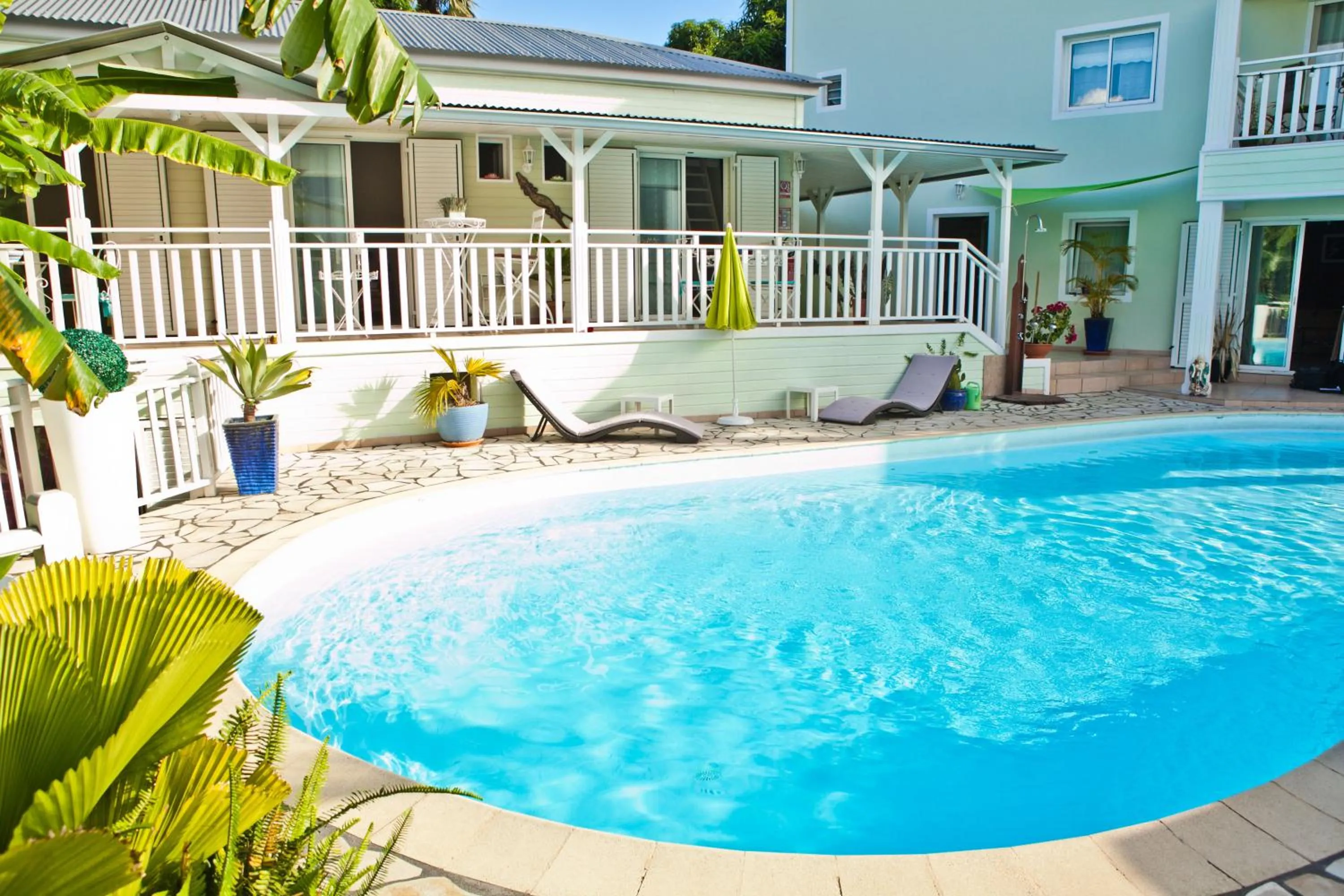 Property building in Entre Deux Rêves