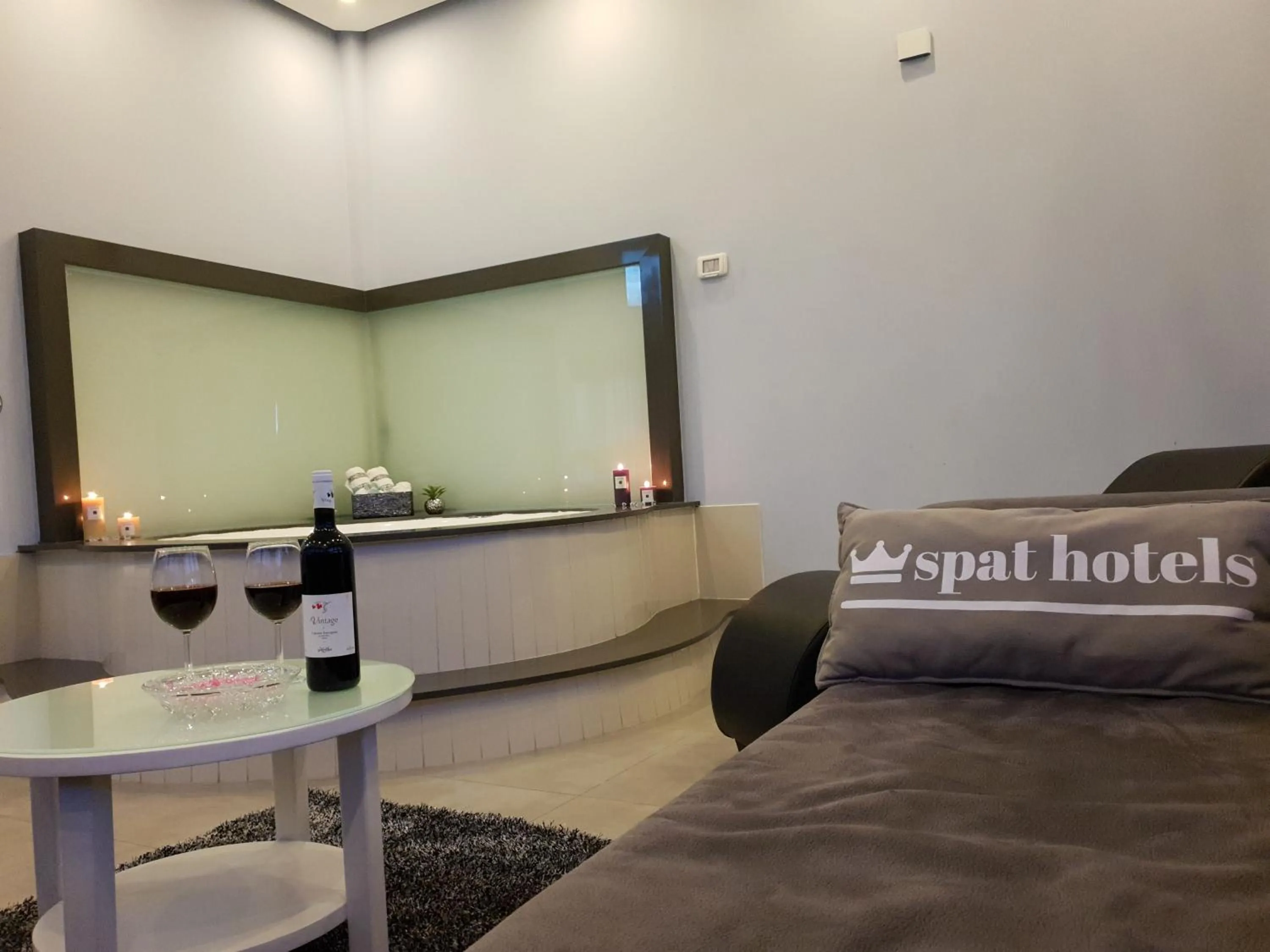 Photo of the whole room in Spat Hotel Ashdod