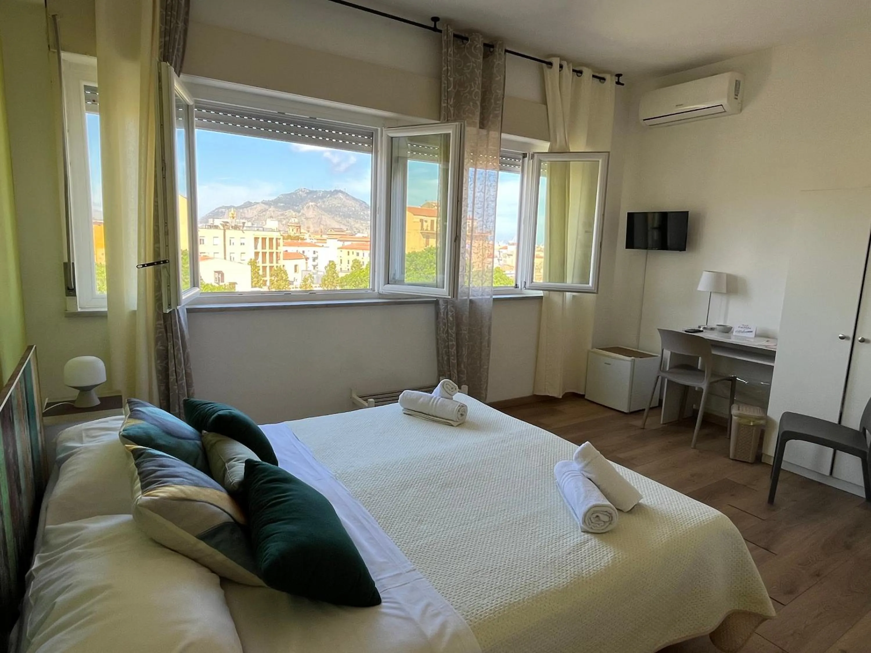 Bed in LeAlbe di Sicilia