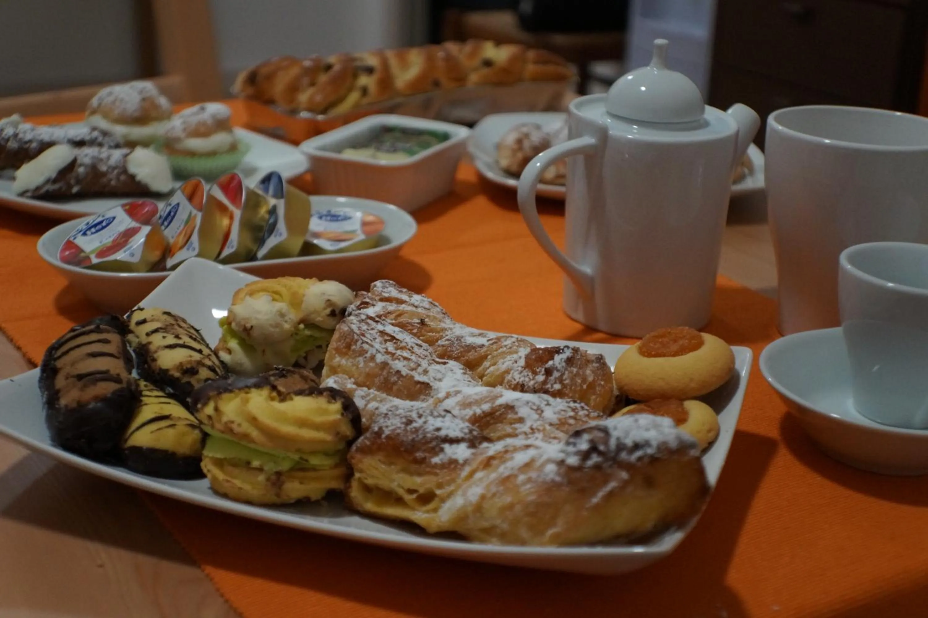 Continental breakfast in LeAlbe di Sicilia