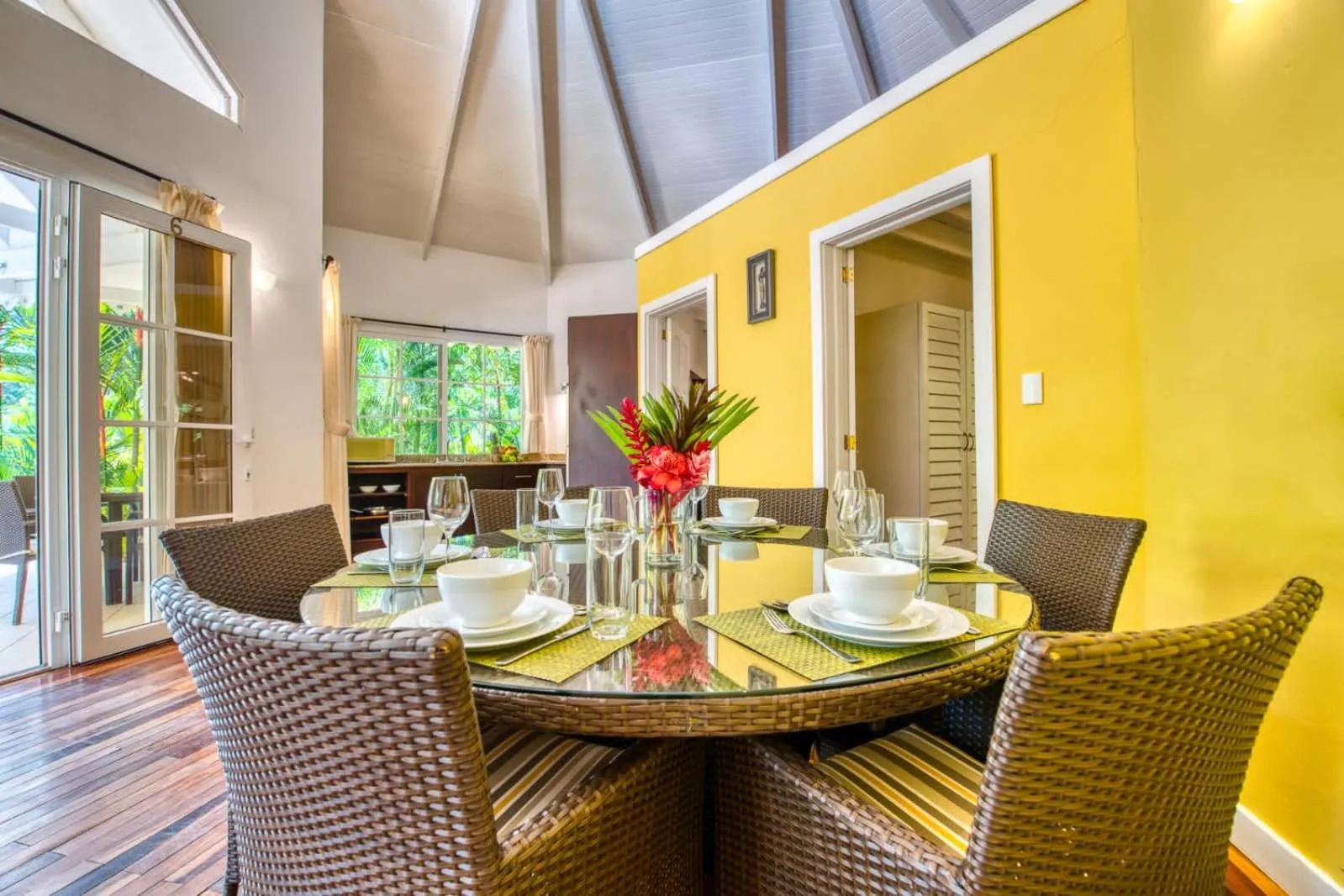 Dining area in Lomas del Caribe