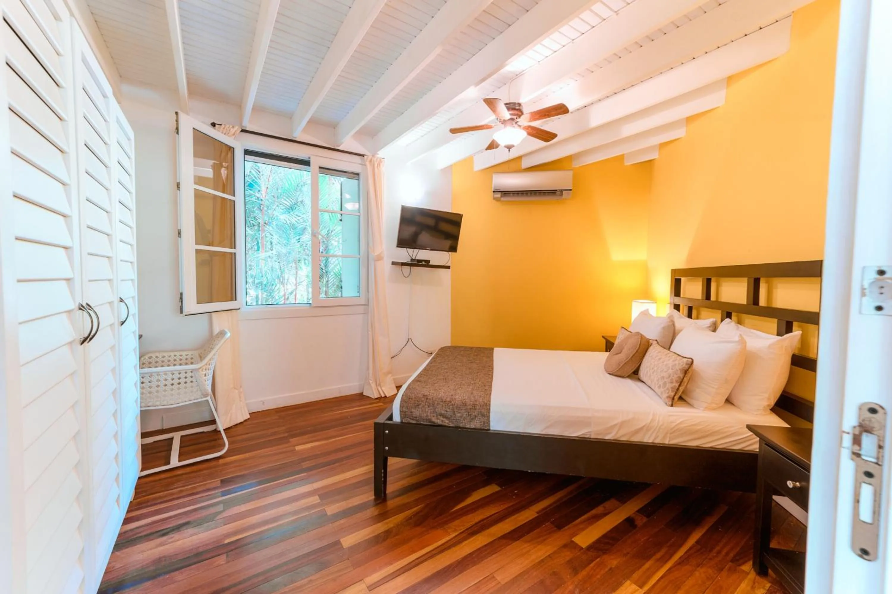 Decorative detail in Lomas del Caribe