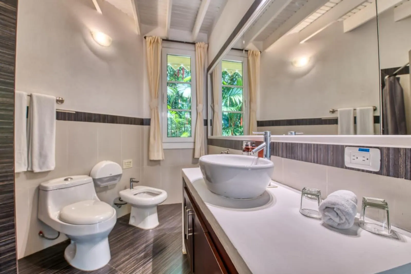 Toilet in Lomas del Caribe