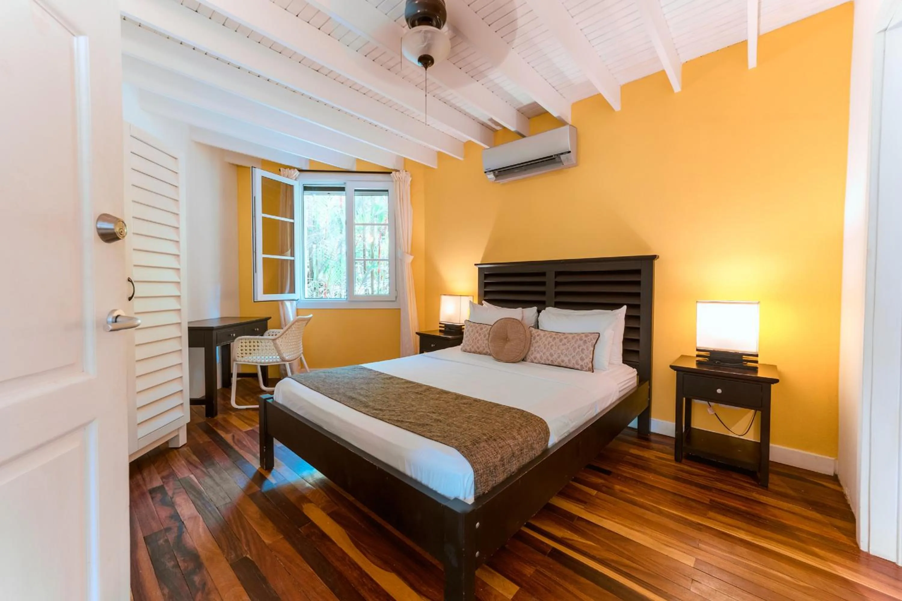 Decorative detail in Lomas del Caribe