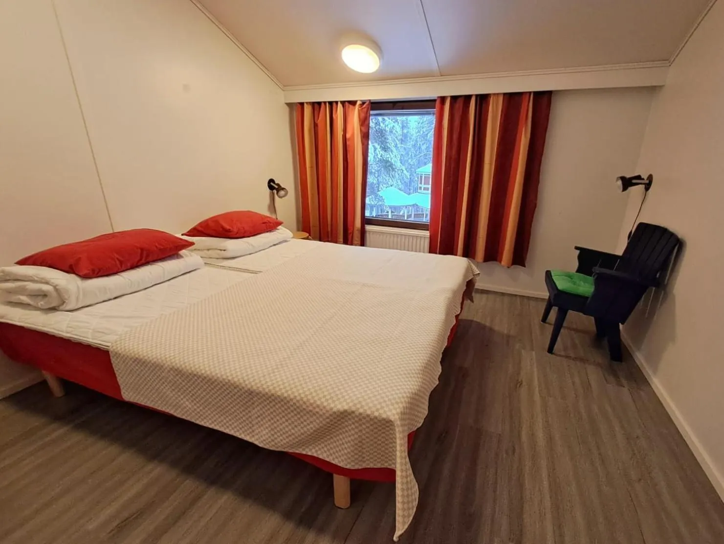 Photo of the whole room, Bed in Kuerkievari KuerHostel