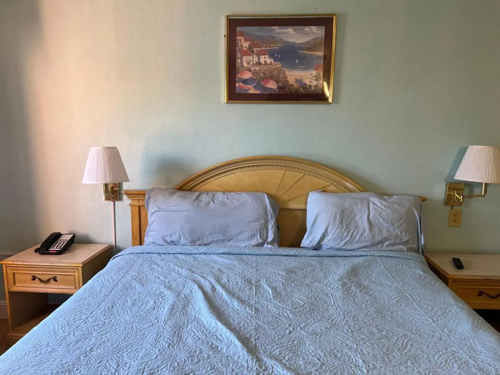 Queen Bed Smoking in Quality Quarters Inn By OYO Richmond KY I-75 Queen Bed Smoking in Quality Quarters Inn By OYO Richmond KY I-75